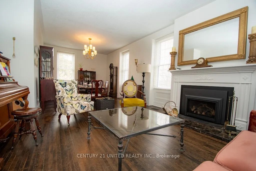 33 Bridge Street S