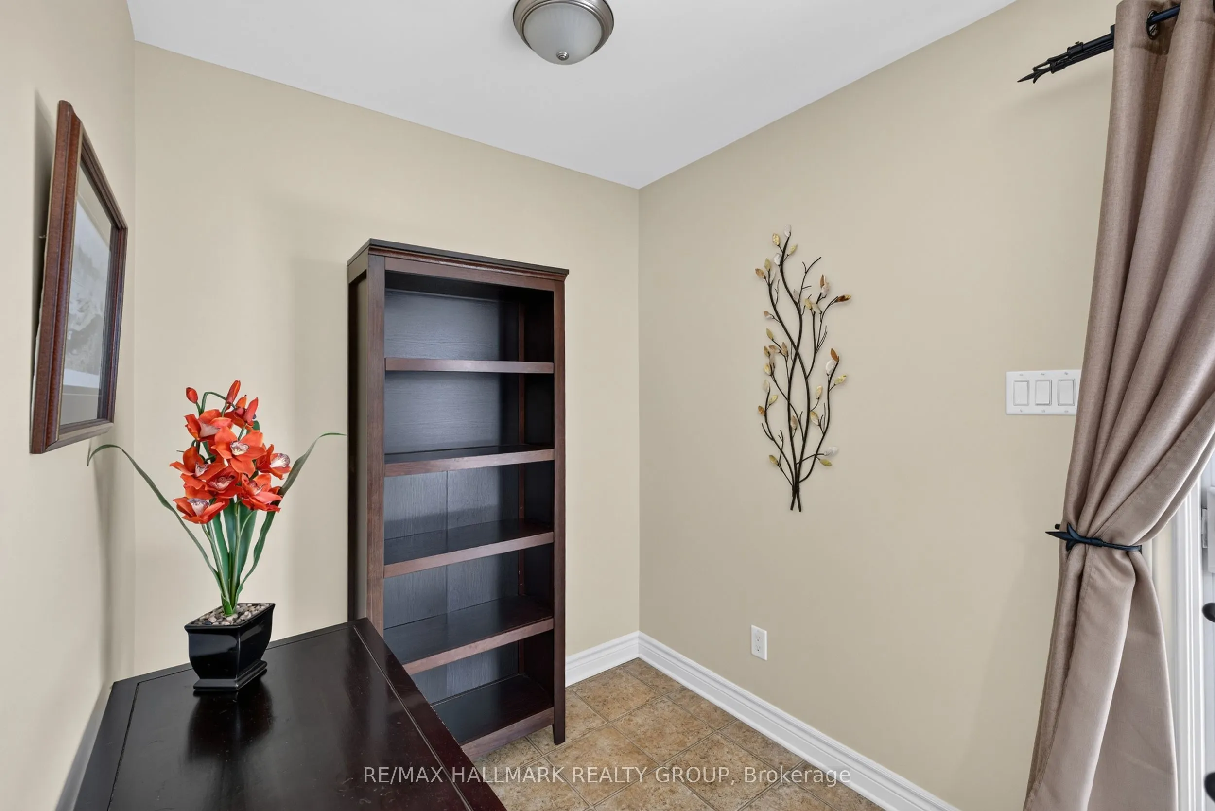 581 Lakeridge Drive #16