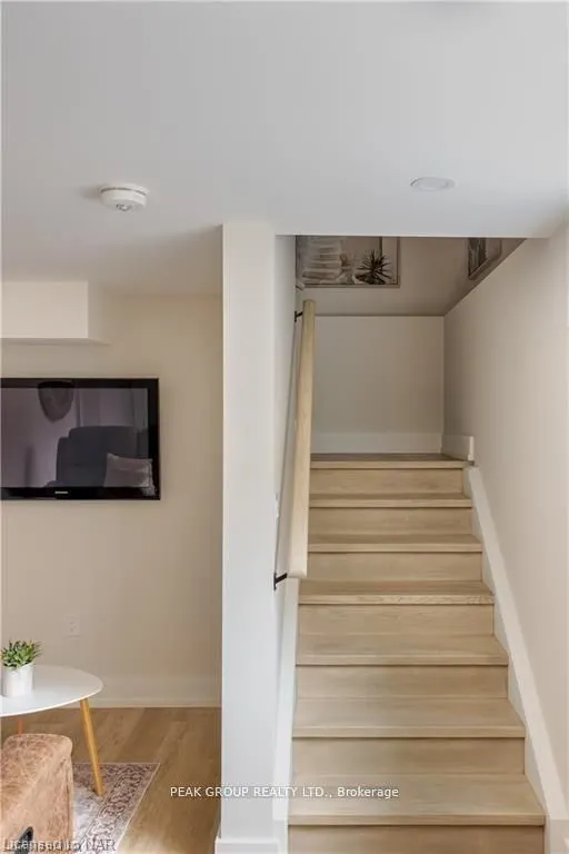 43A Grandview Drive #Lower