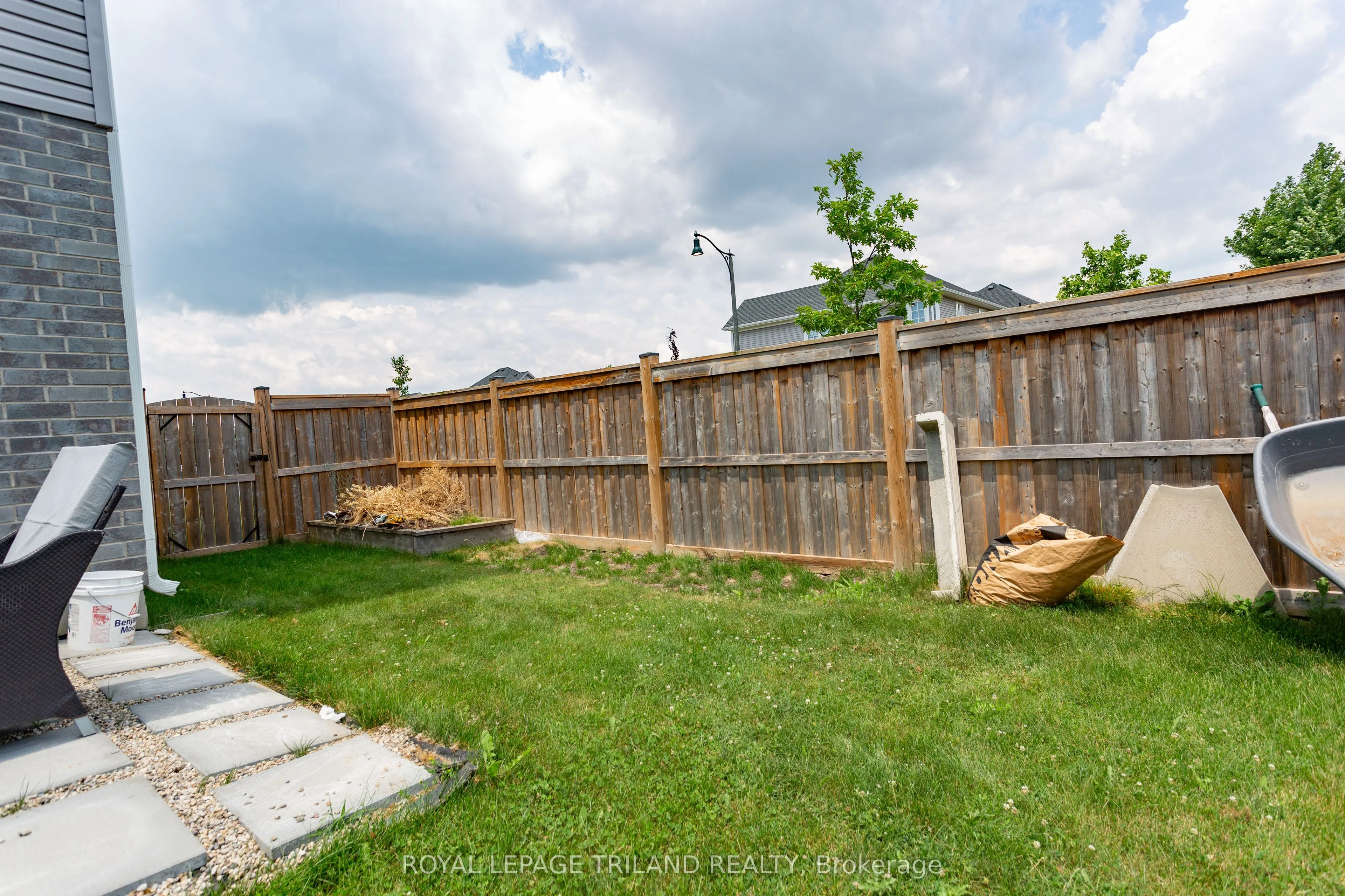 1 Acorn Trail