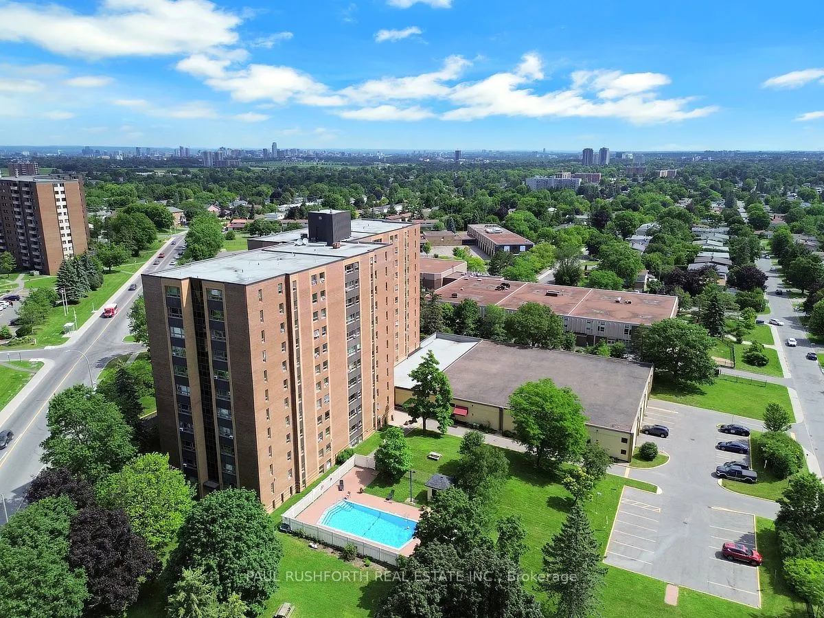 1356 Meadowlands Drive E #201