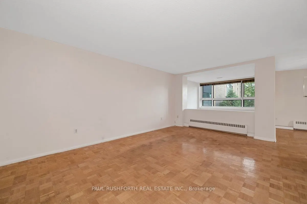 1356 Meadowlands Drive E #201