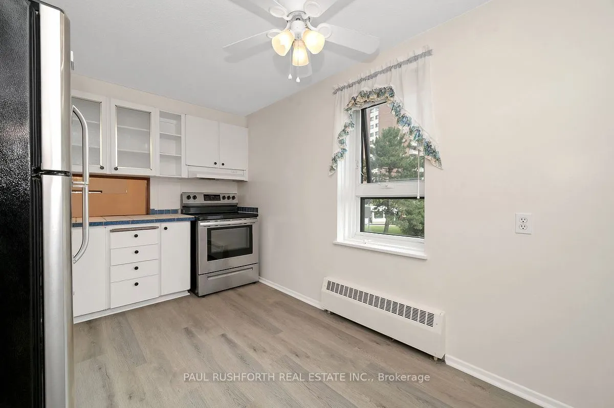 1356 Meadowlands Drive E #201