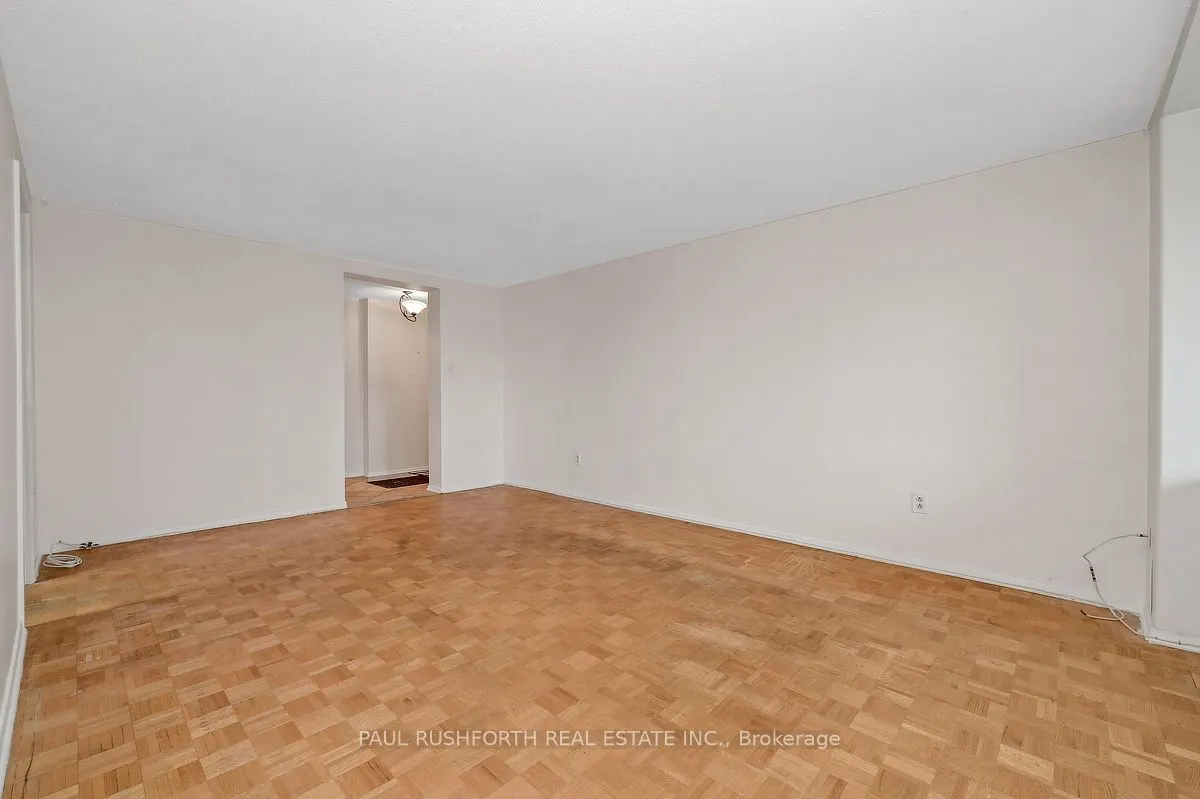 1356 Meadowlands Drive E #201