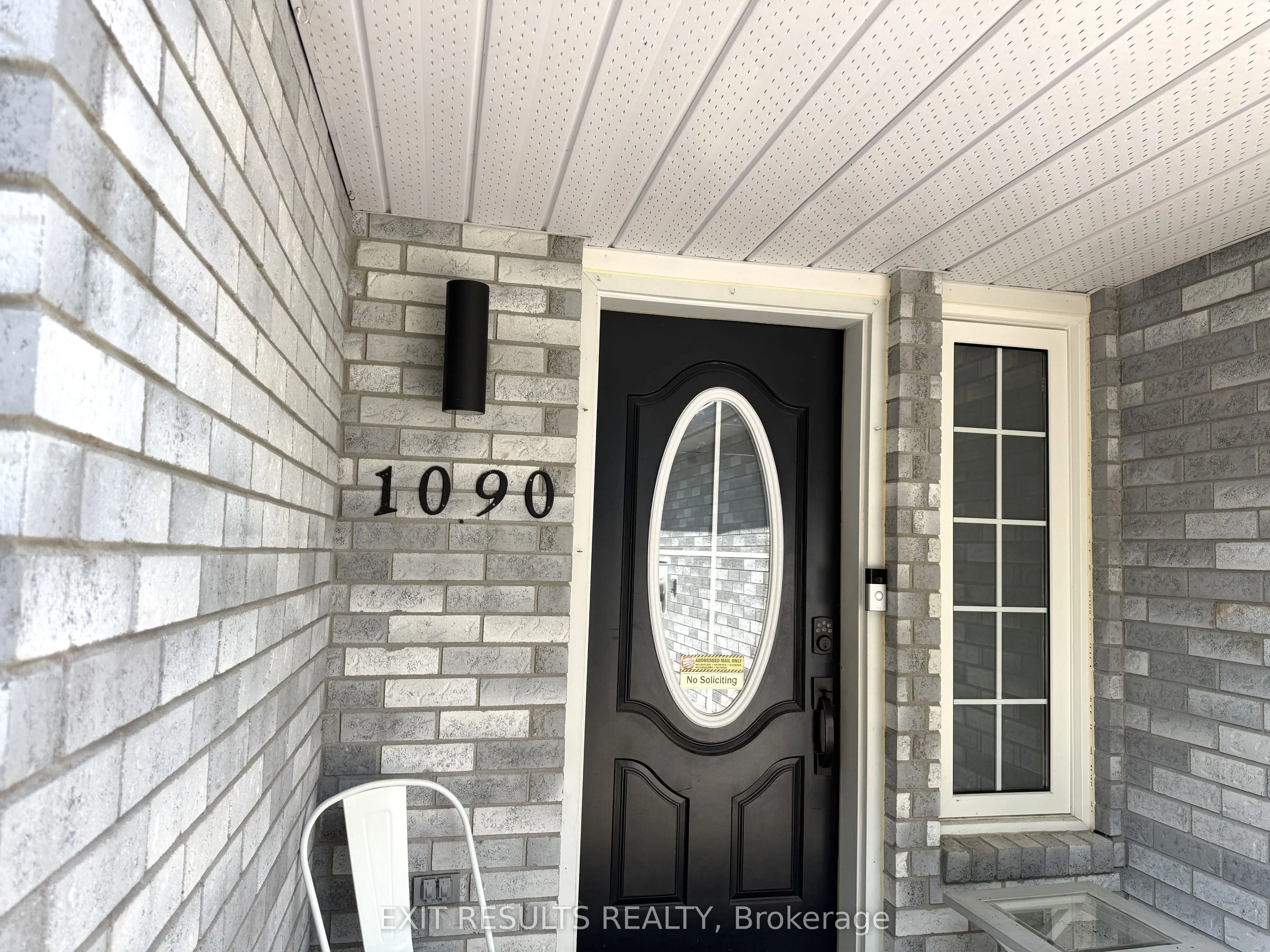 1090 DIANNE Avenue