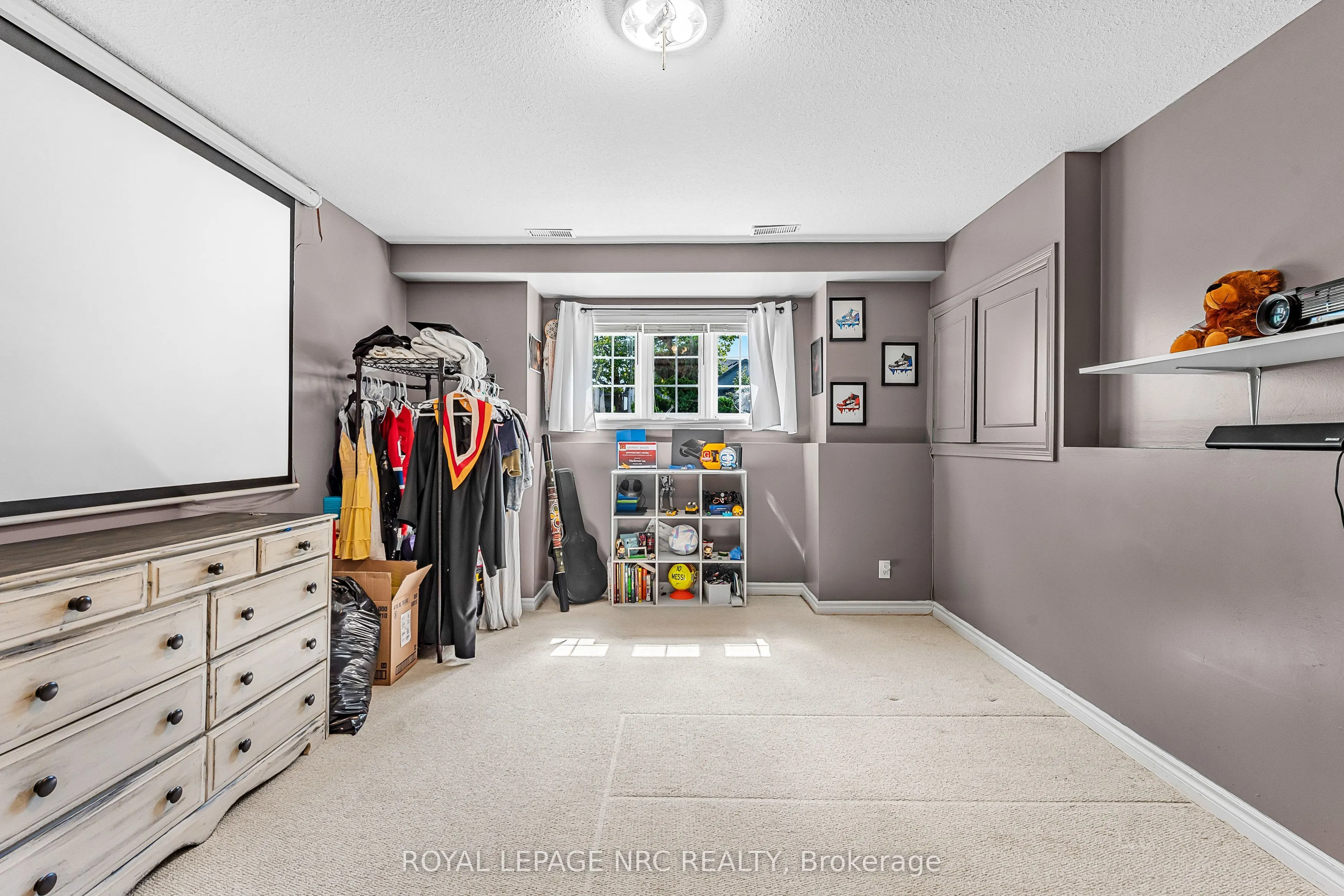 3584 CARVER Street