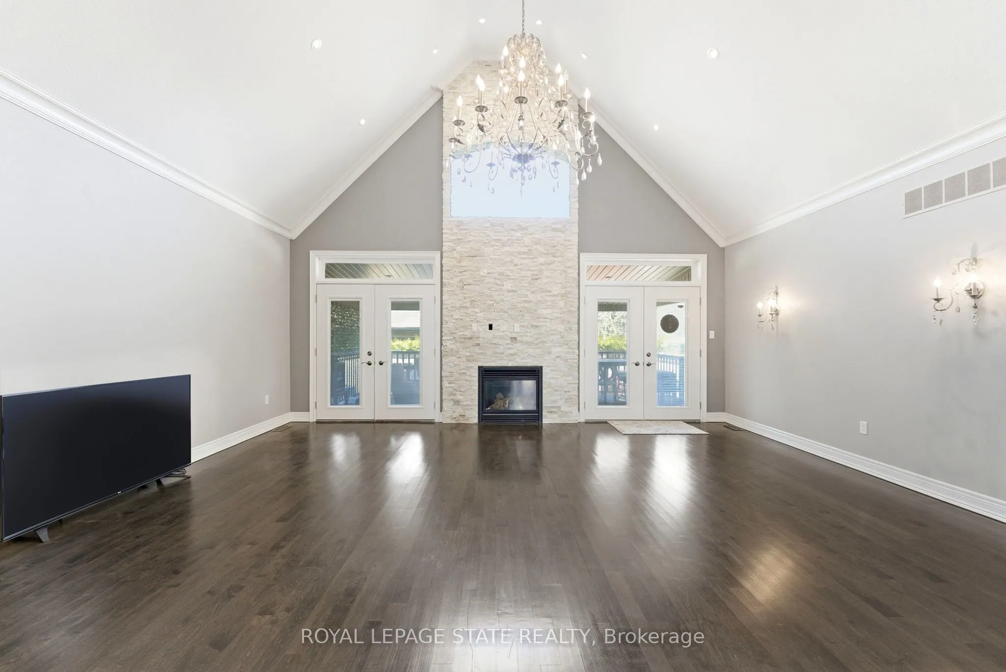 85 Hillcroft Drive