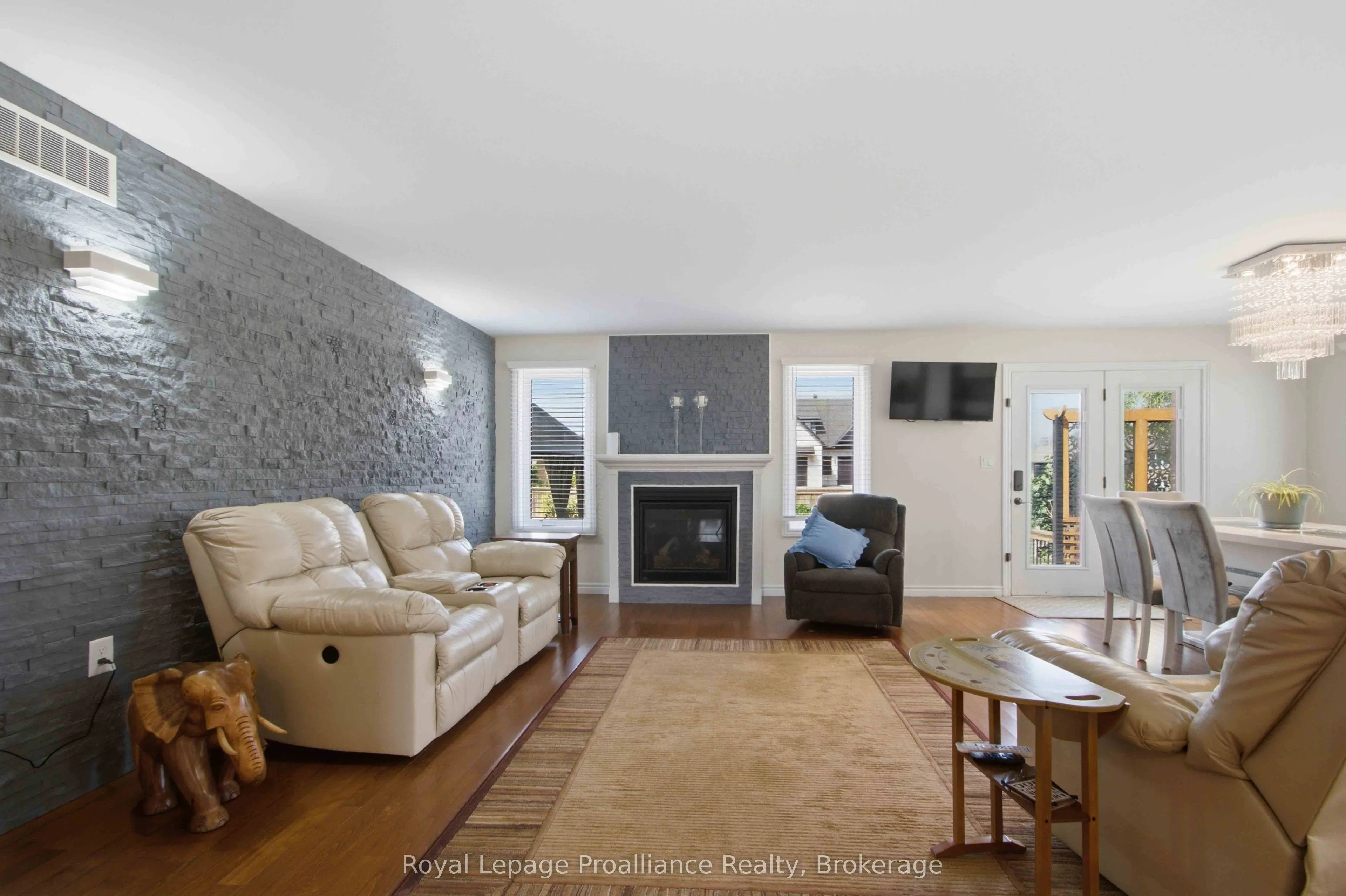 48 Ward Drive