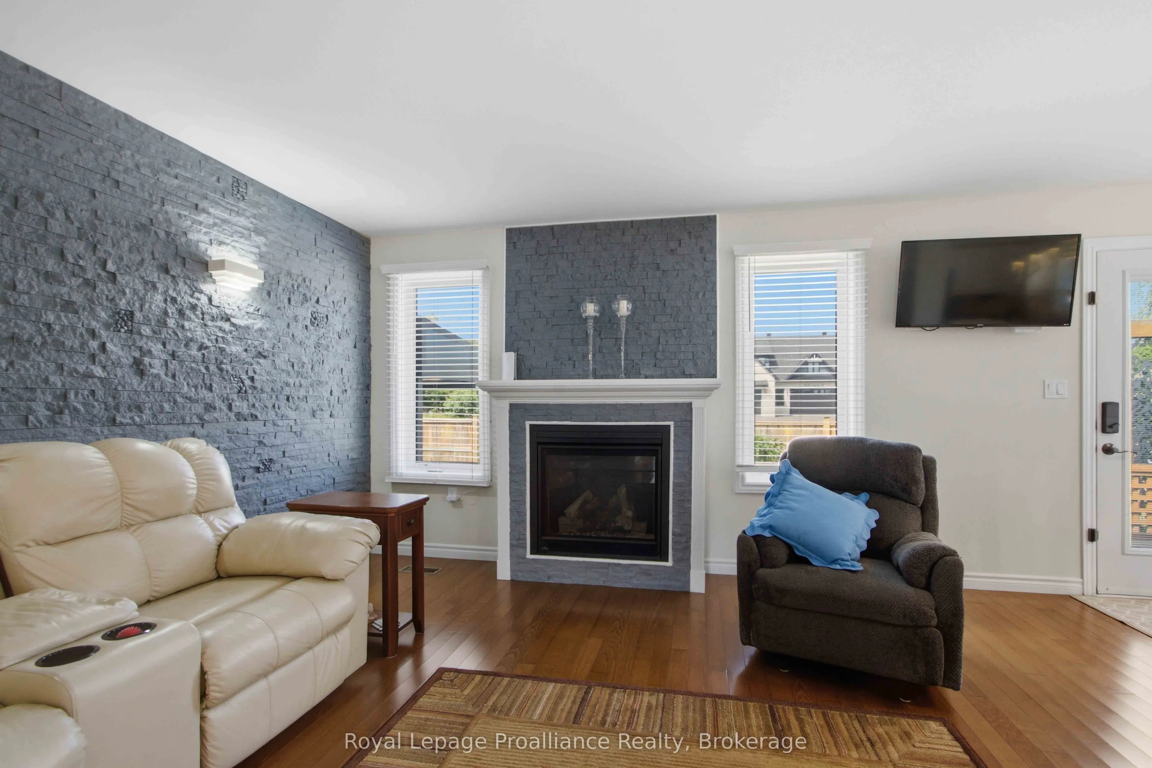 48 Ward Drive