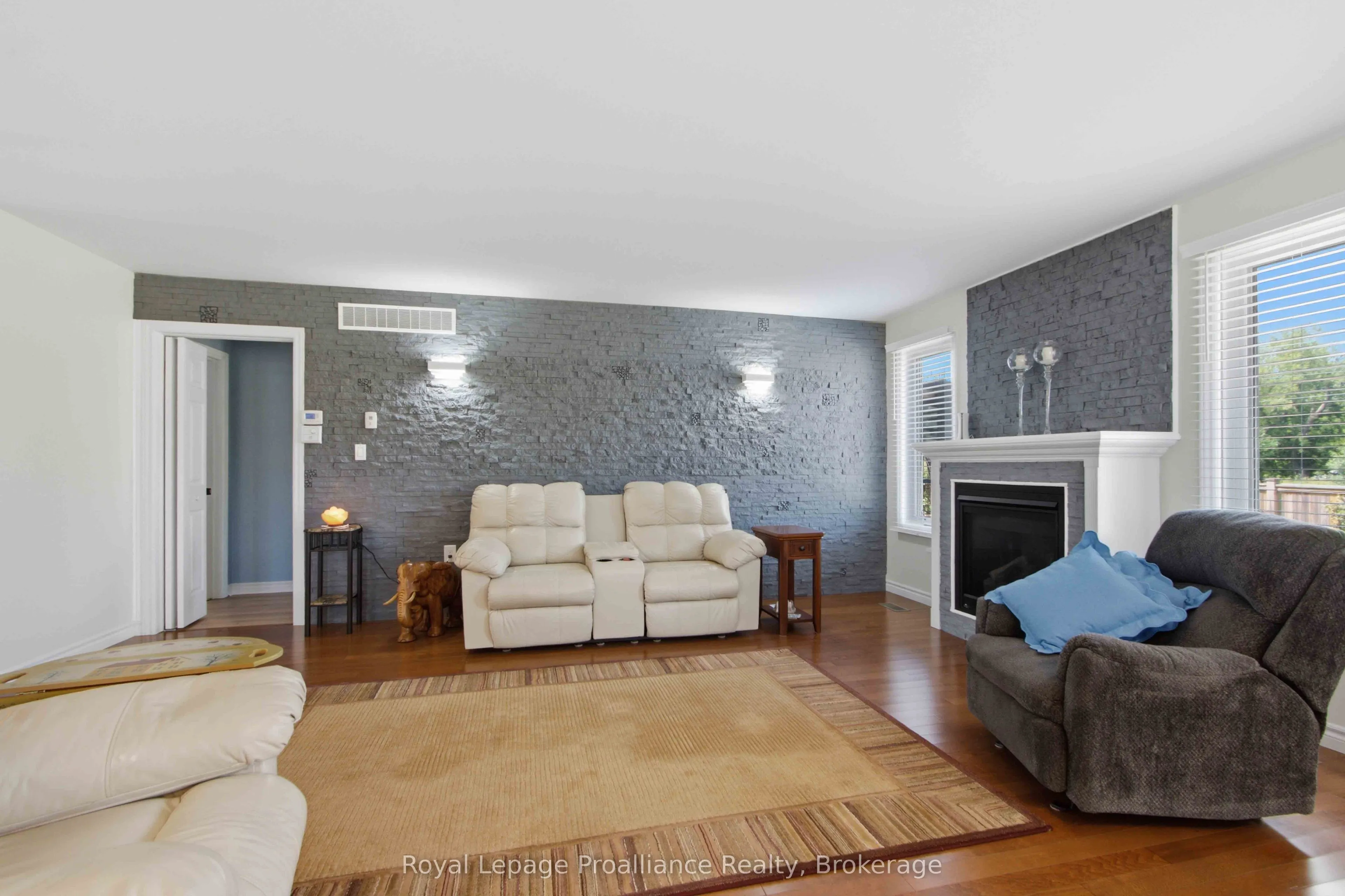 48 Ward Drive