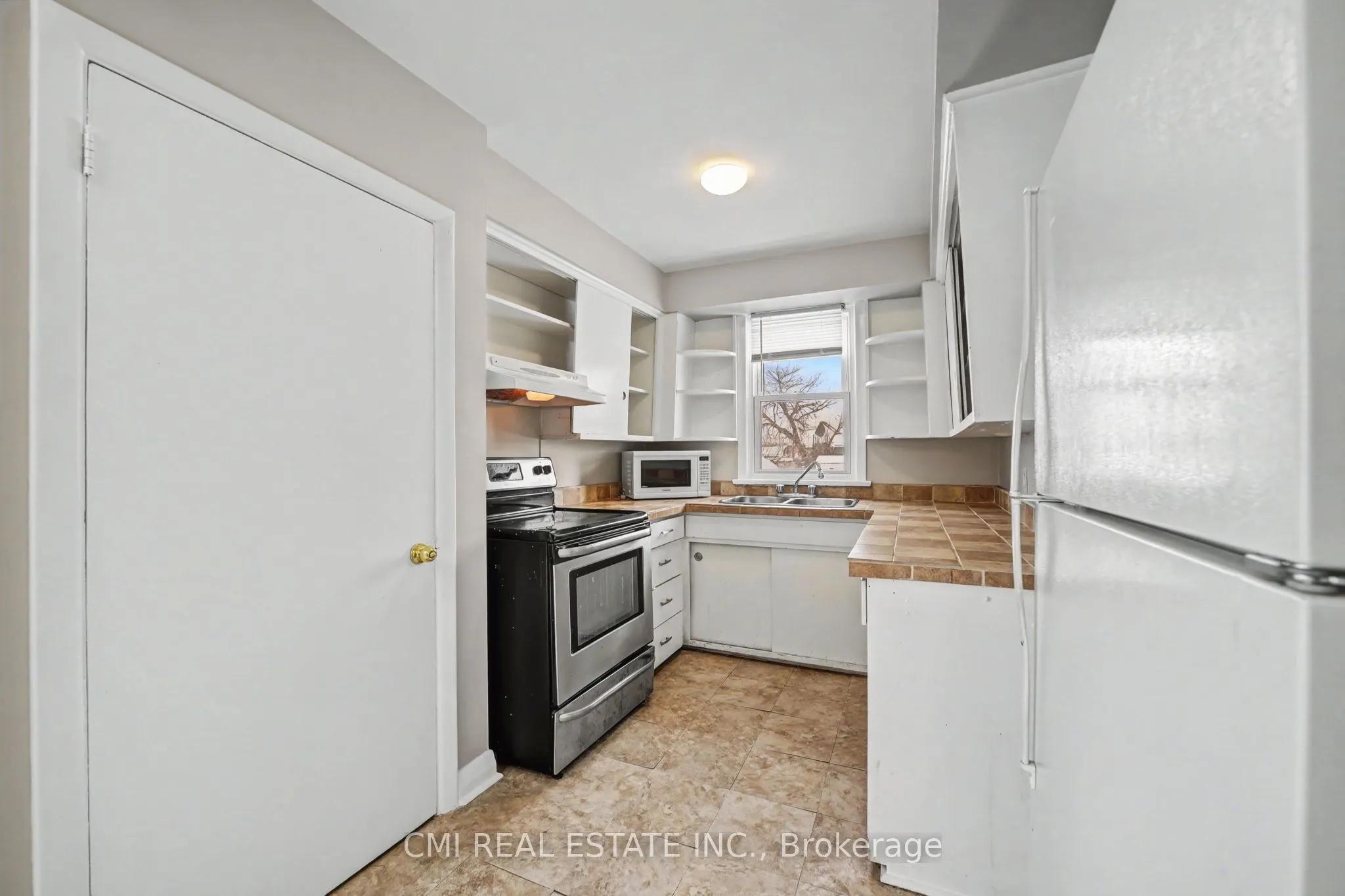 68 Queen Street S
