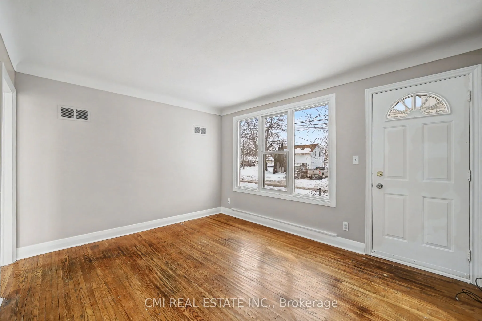 68 Queen Street S