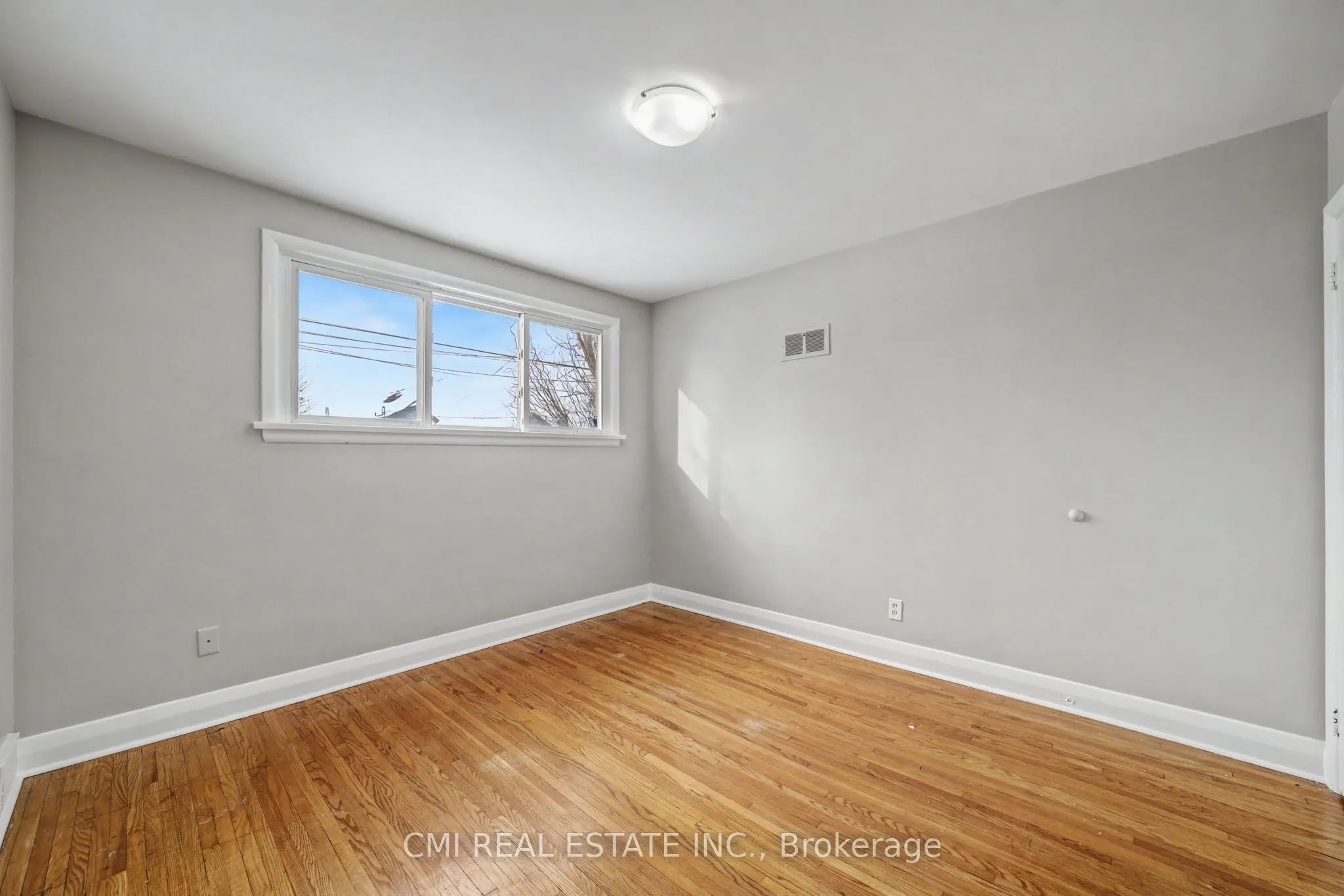 68 Queen Street S
