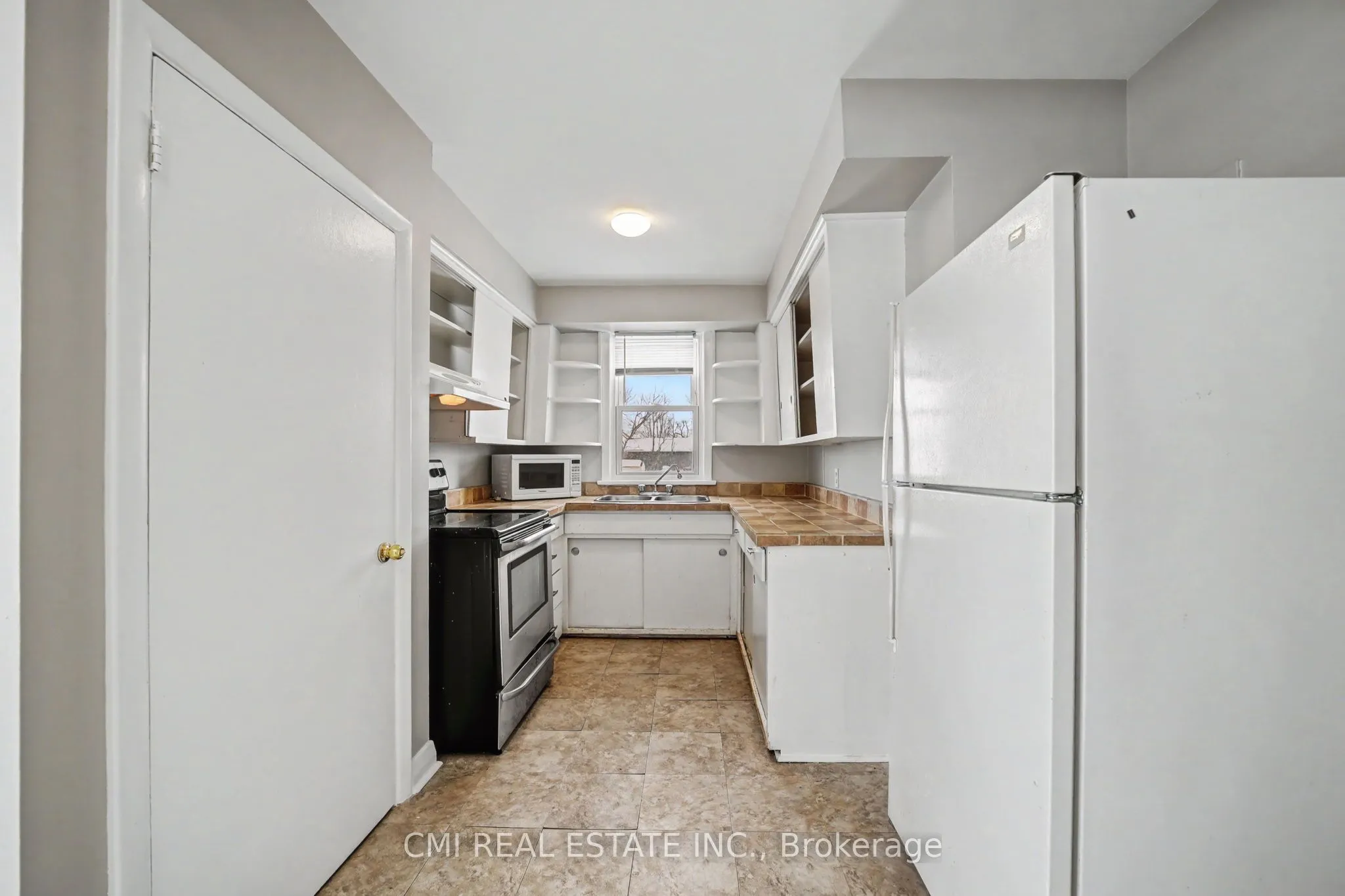 68 Queen Street S