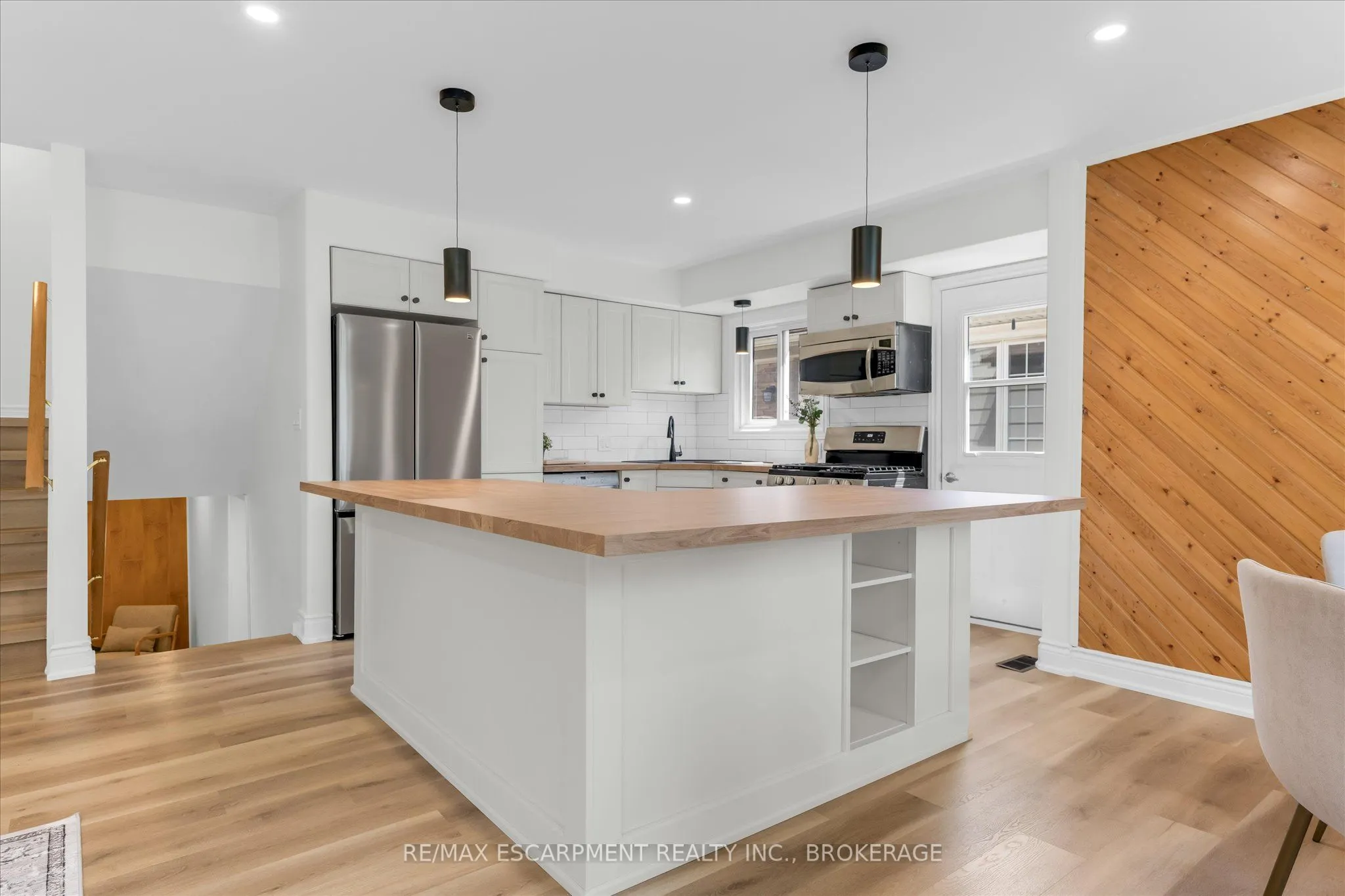 49 Grove Avenue