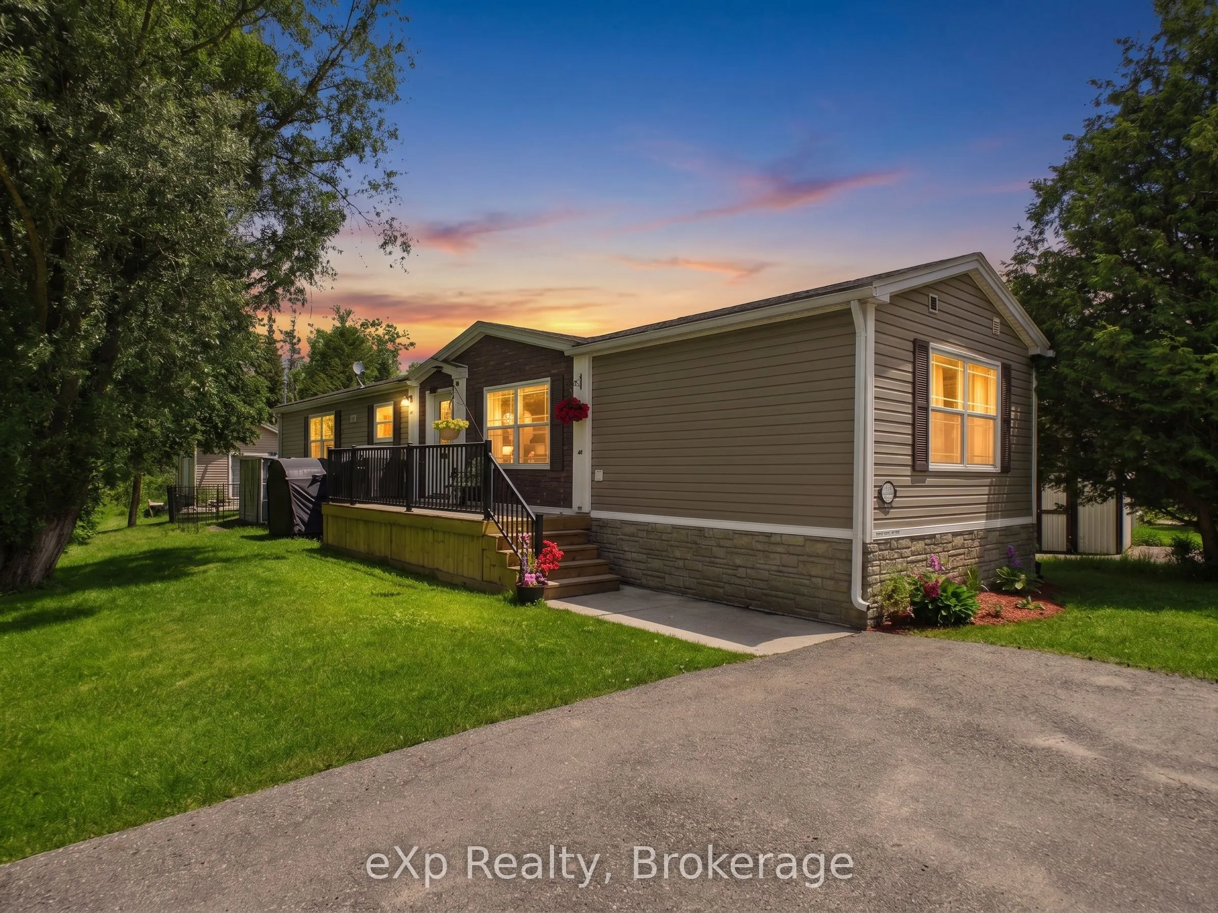 32 Maple Grove Village Road