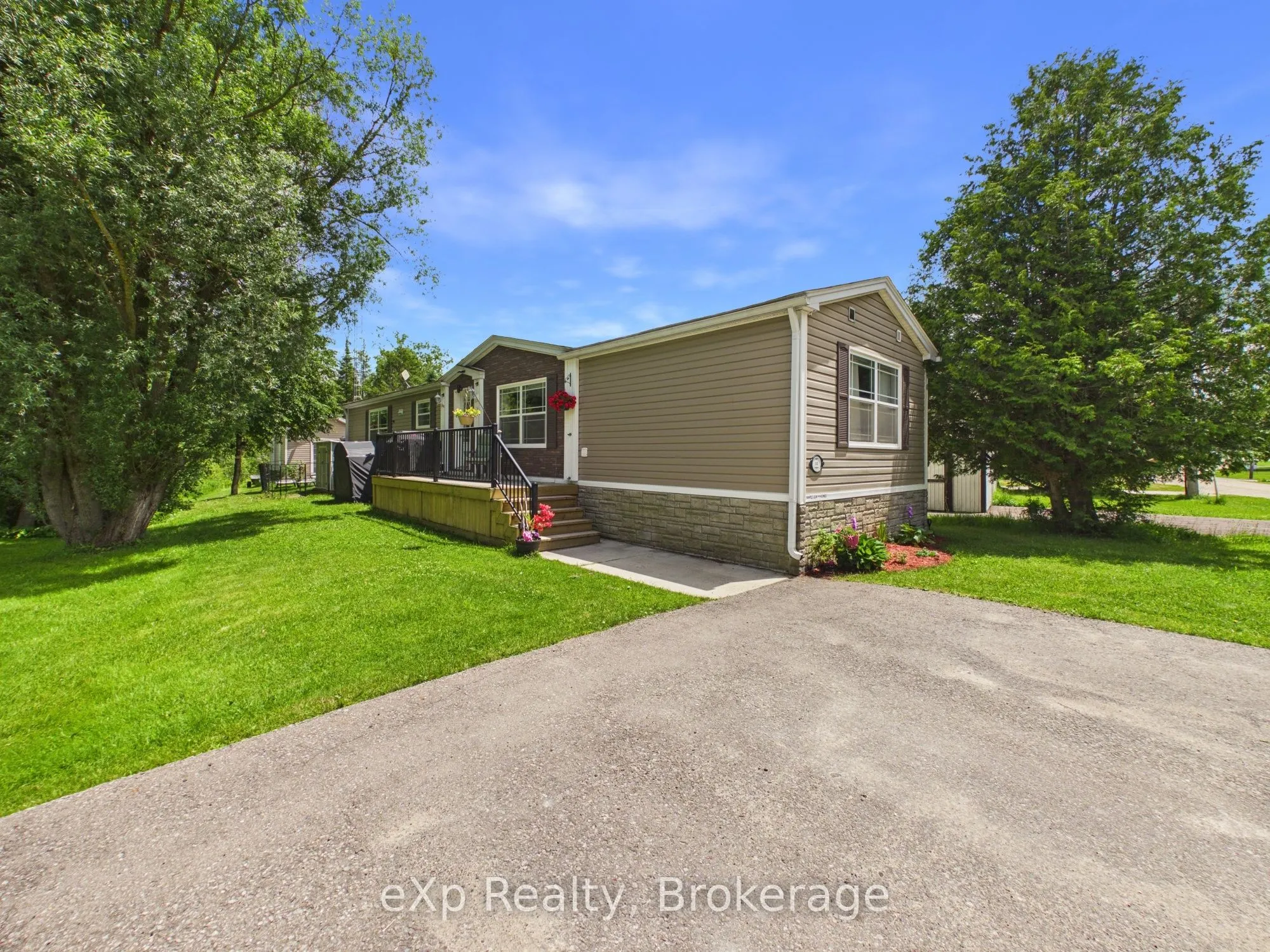32 Maple Grove Village Road
