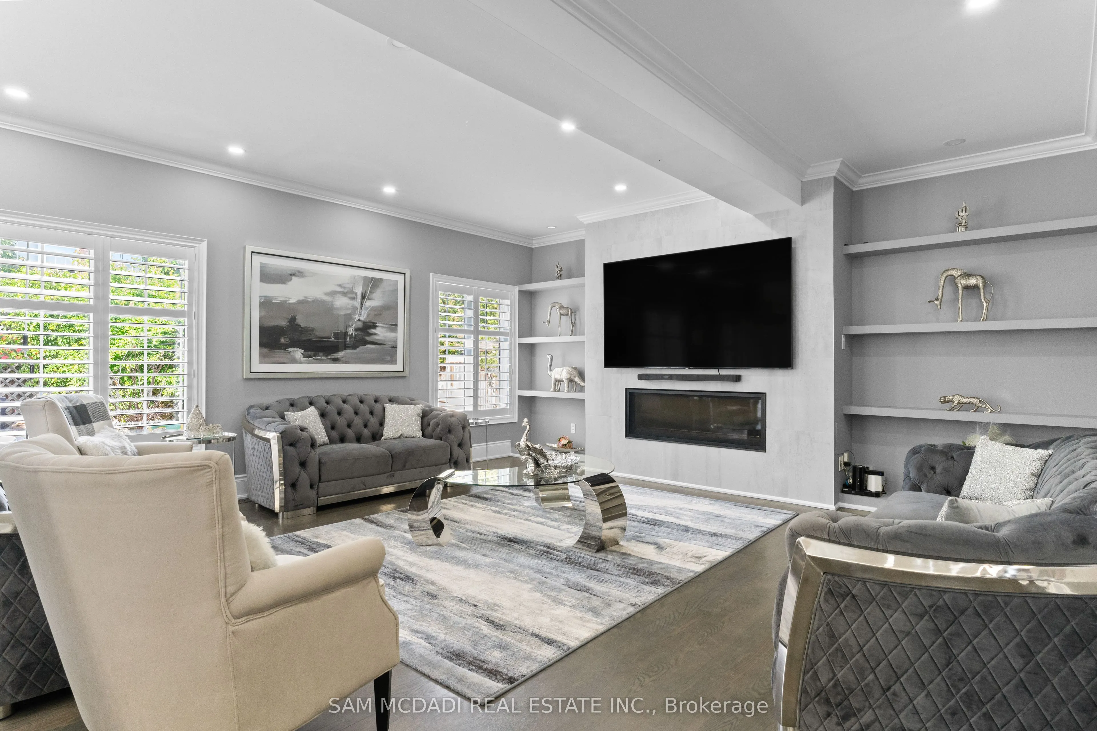 29 Delrosa Way