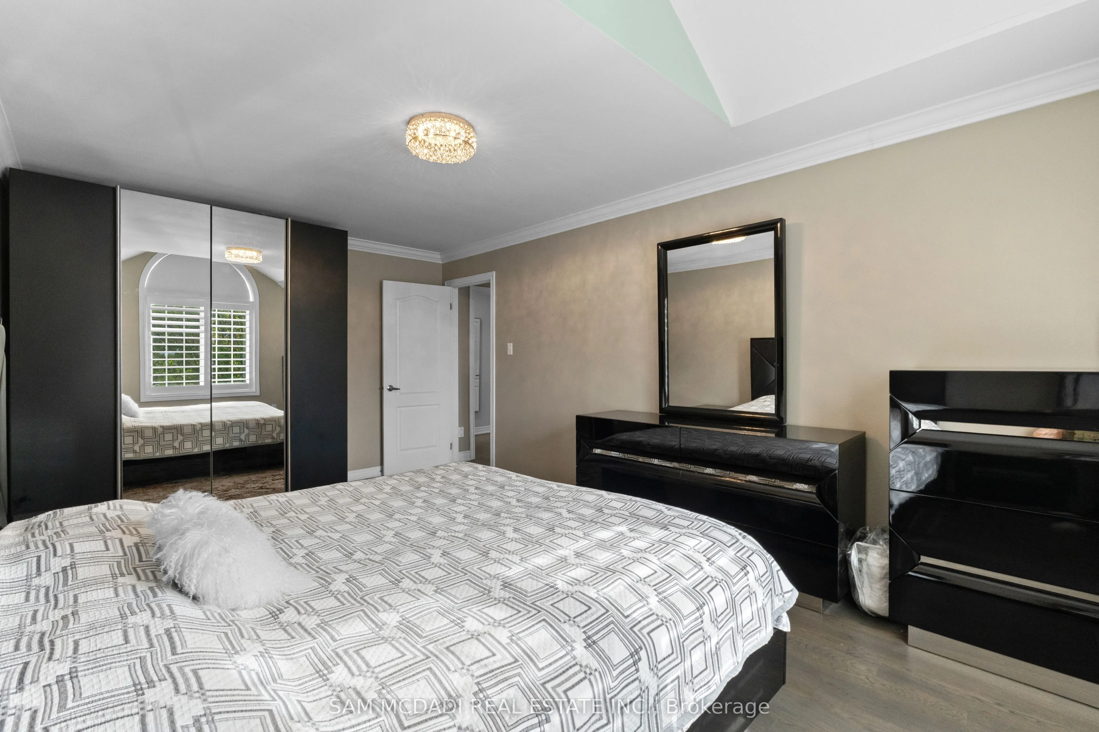 29 Delrosa Way