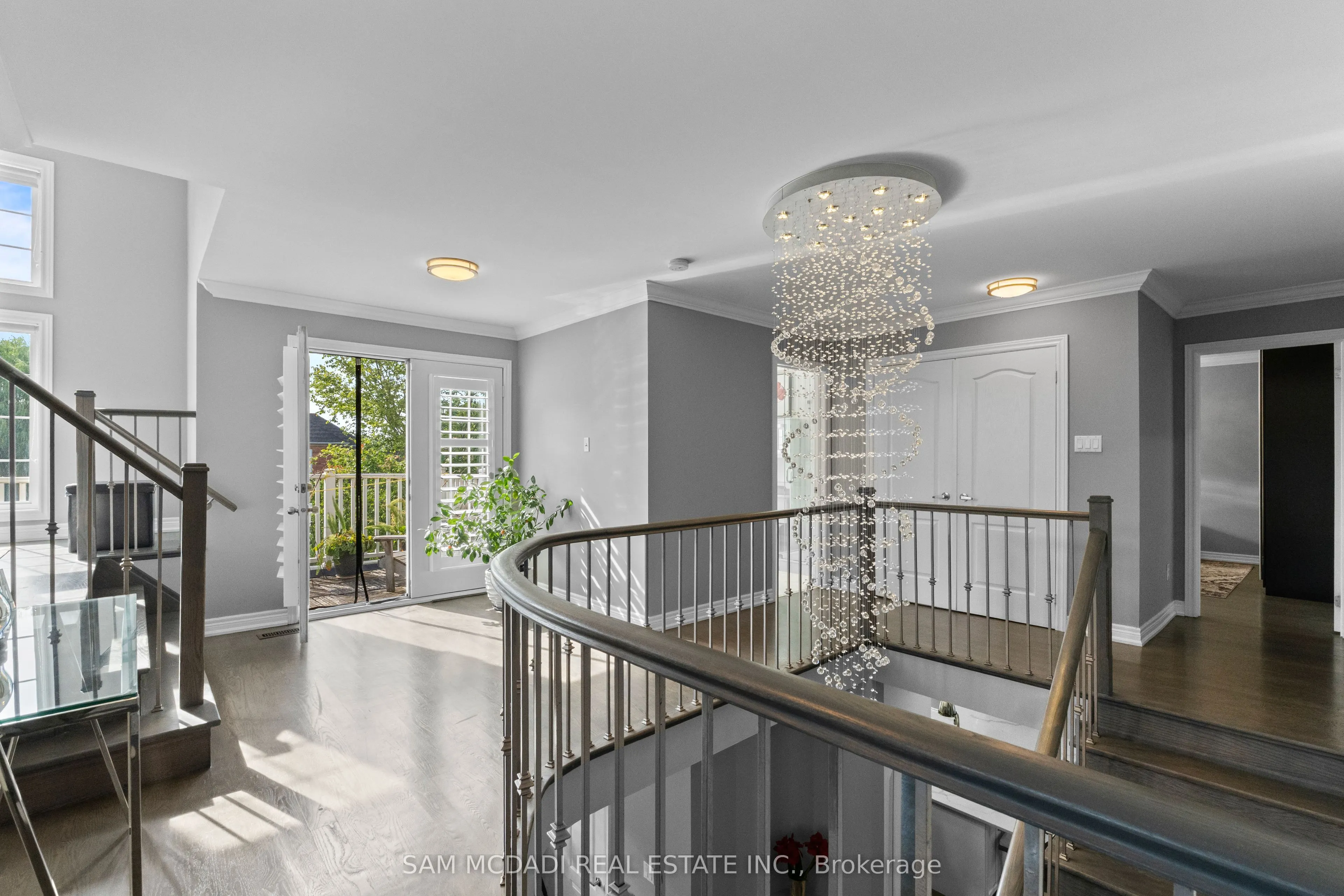 29 Delrosa Way