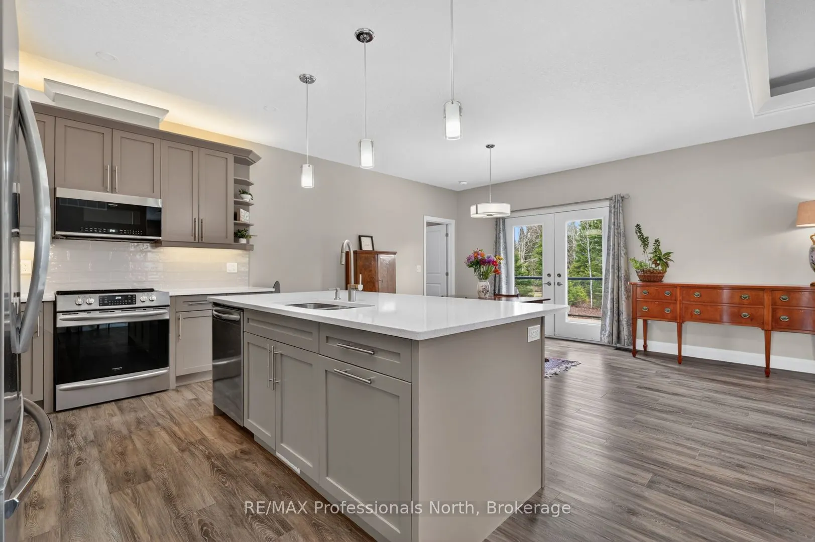 8 Bancroft Ridge Drive