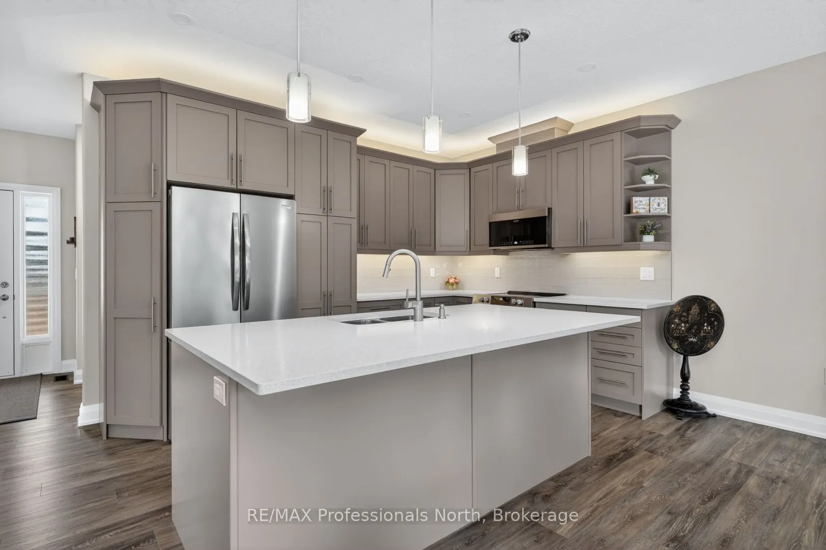 8 Bancroft Ridge Drive