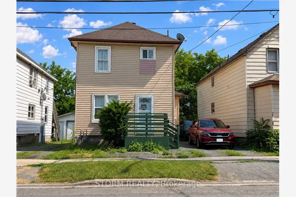 456 4th Street W