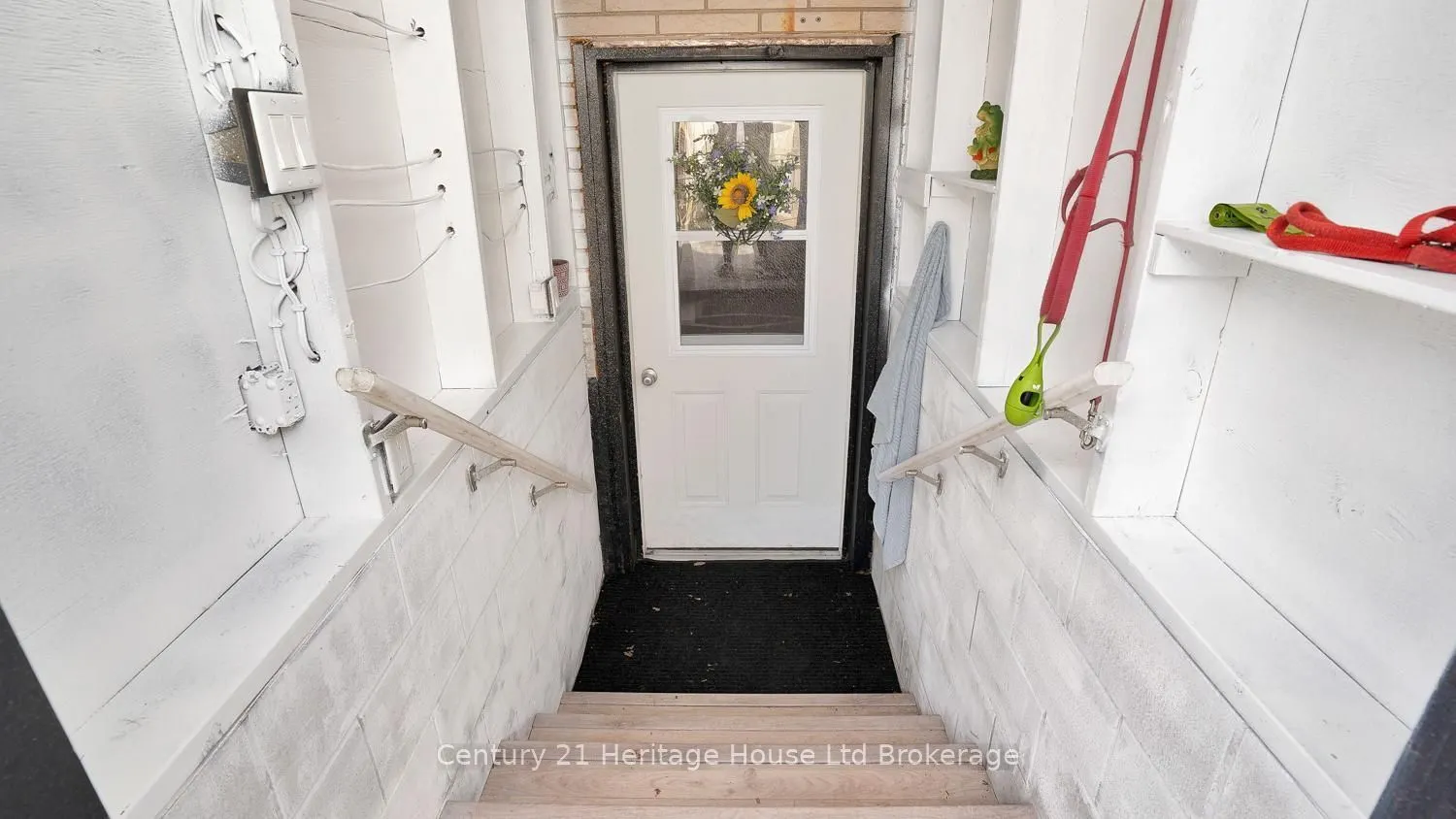 117 Wonham Street S