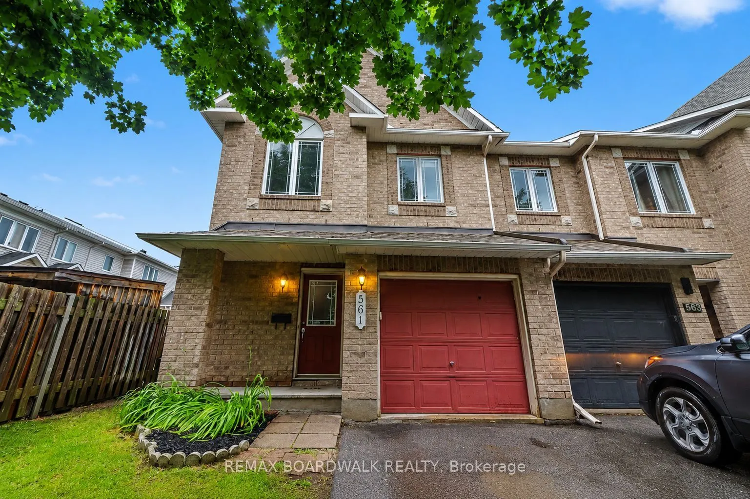 561 AQUAVIEW Drive