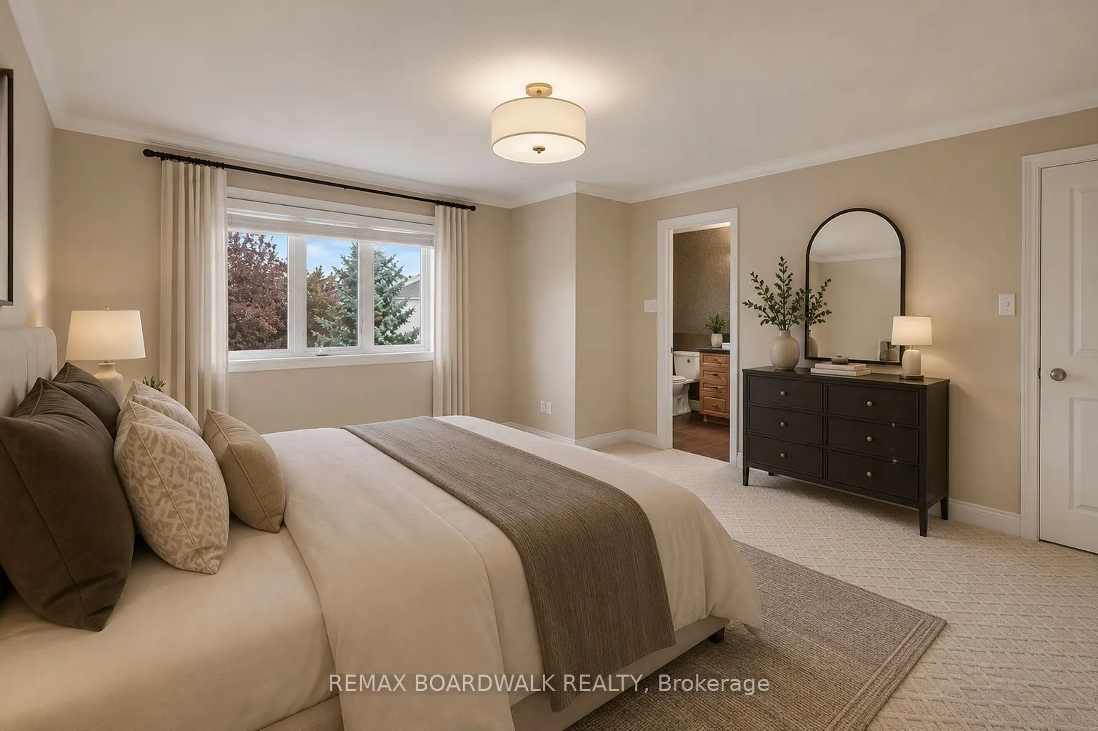 561 AQUAVIEW Drive