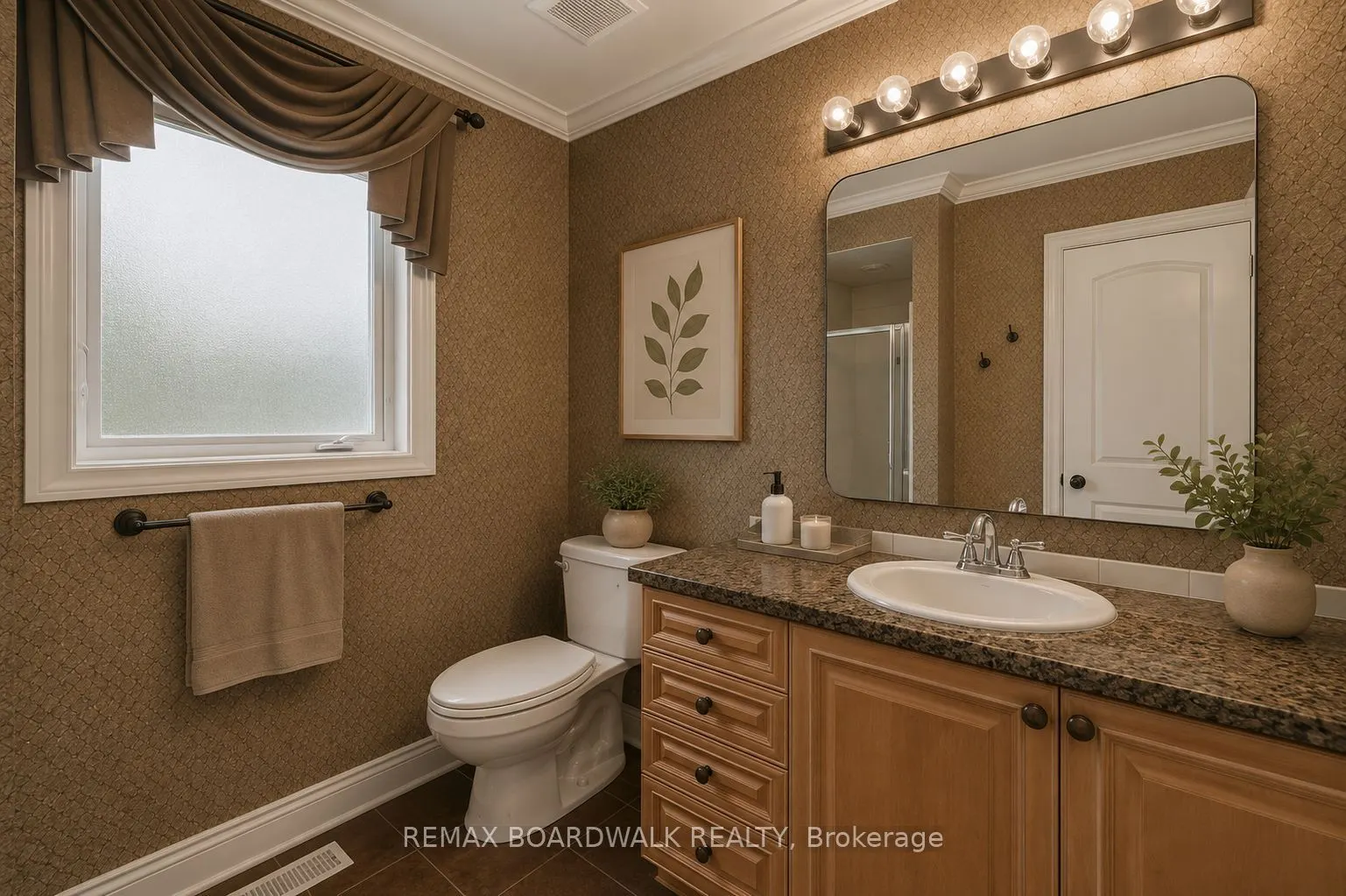 561 AQUAVIEW Drive