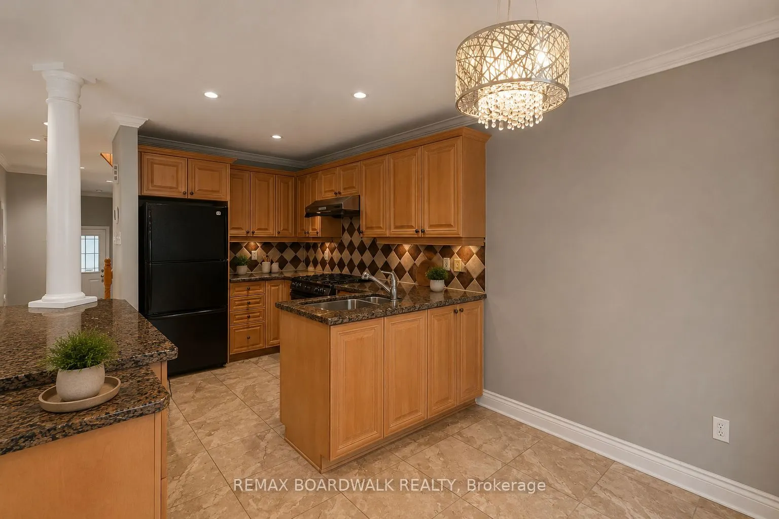 561 AQUAVIEW Drive