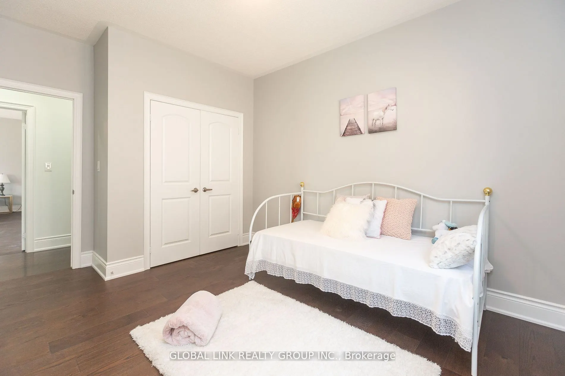 44 Golden Hawk Drive