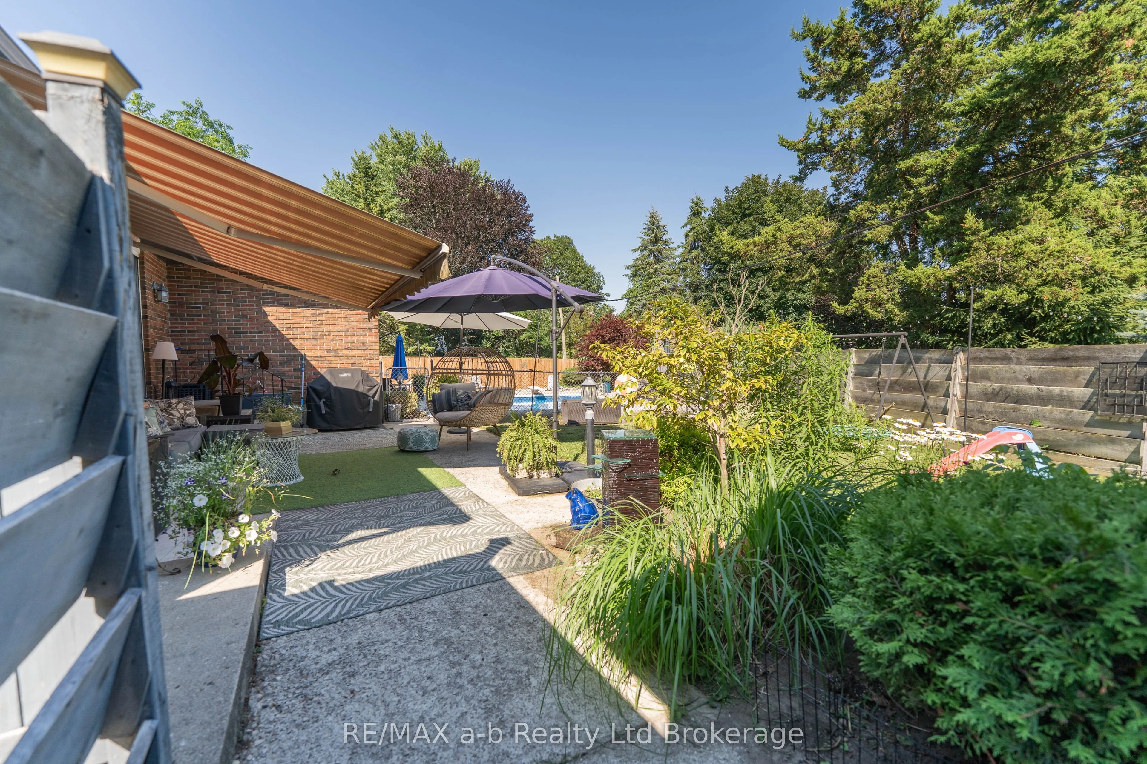 6 Camdon Court