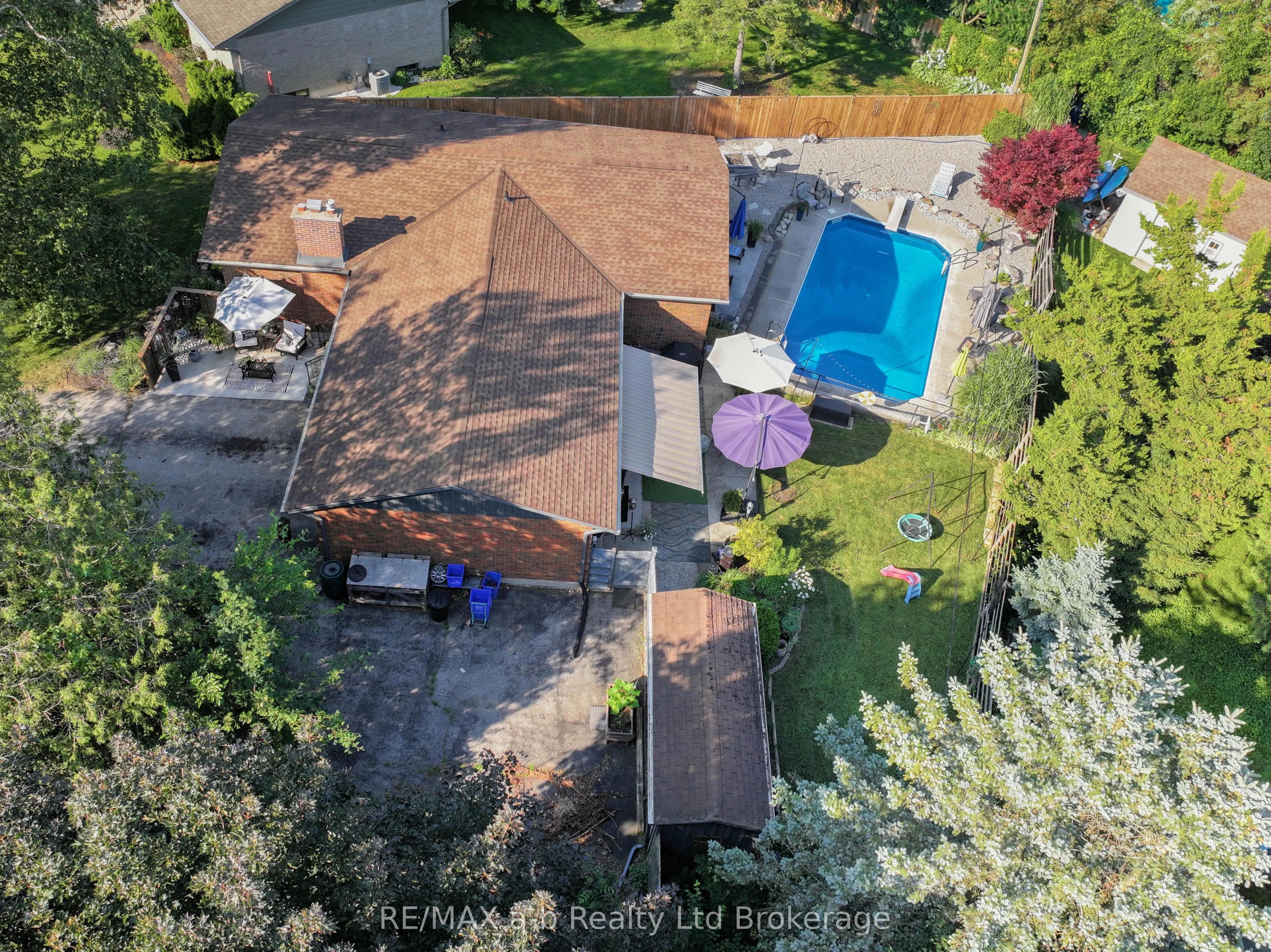 6 Camdon Court