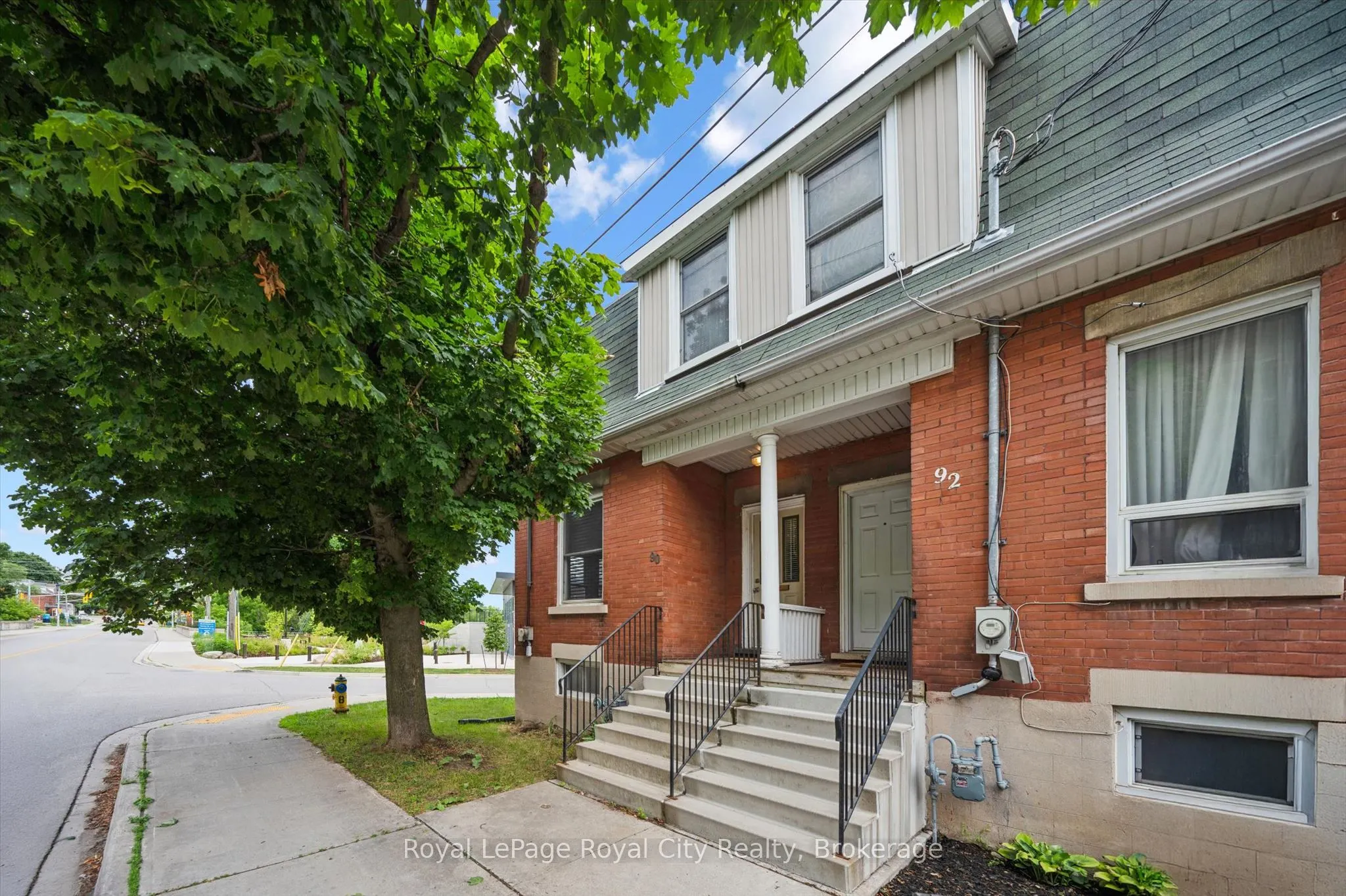 90 Neeve Street