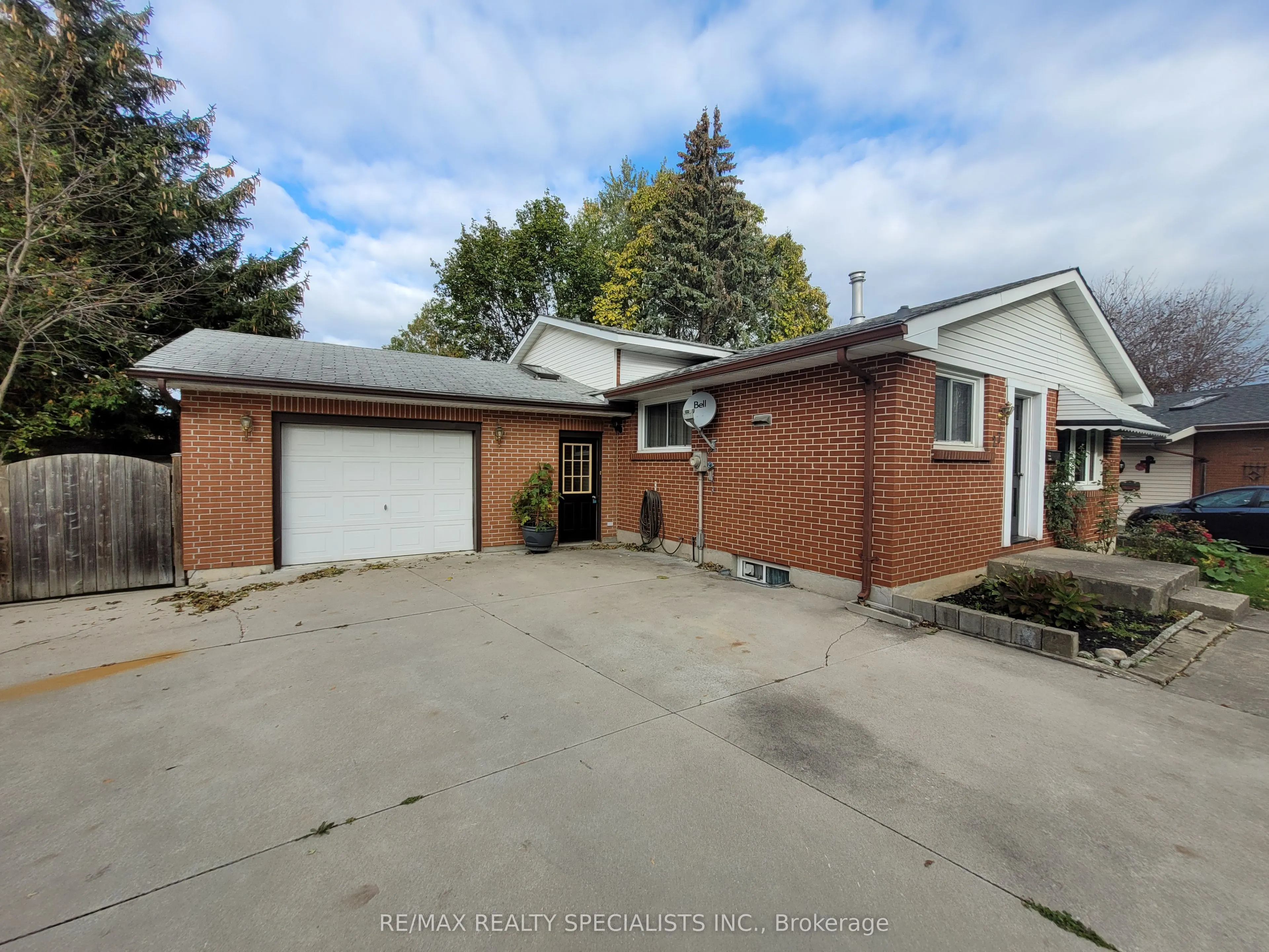 27 TOULON Crescent