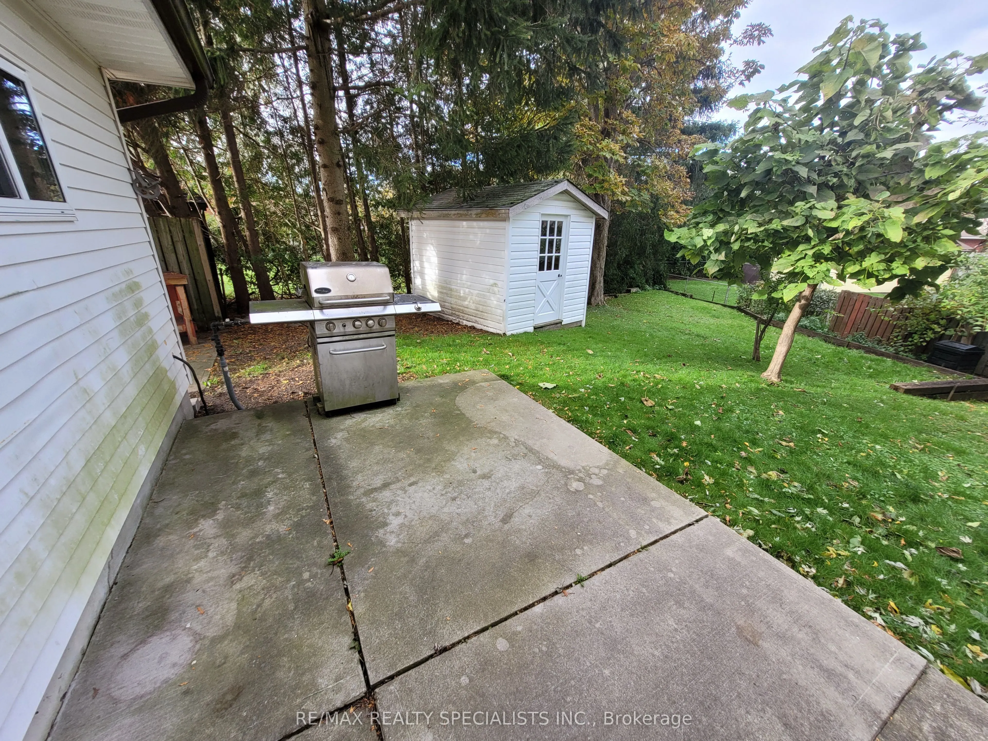 27 TOULON Crescent