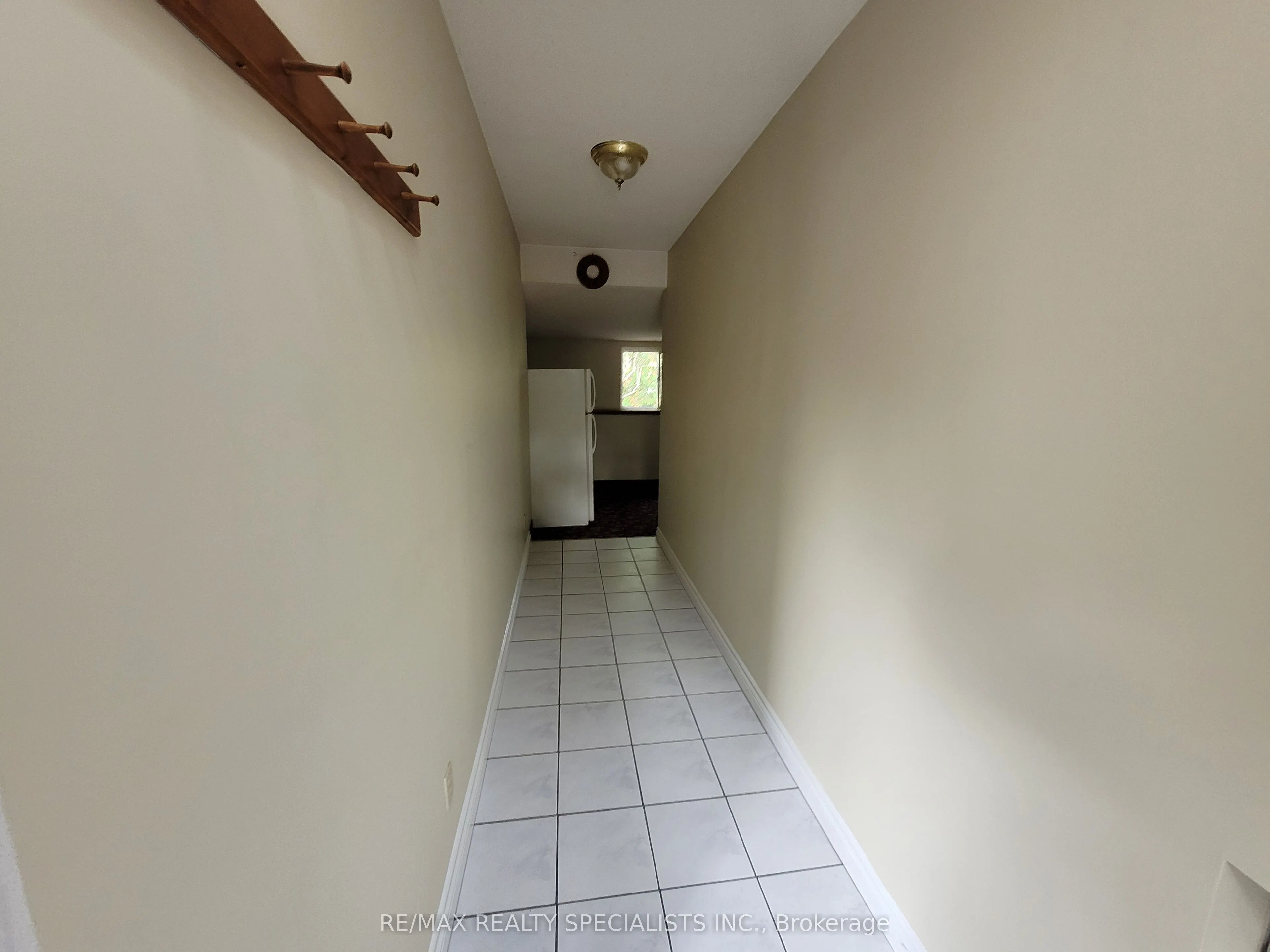 27 TOULON Crescent