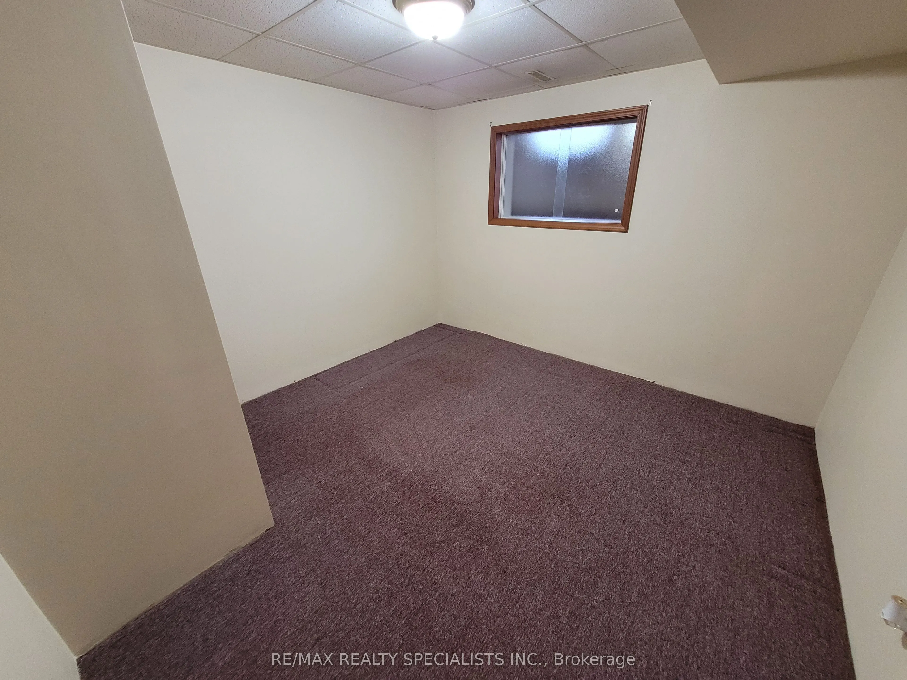 27 TOULON Crescent