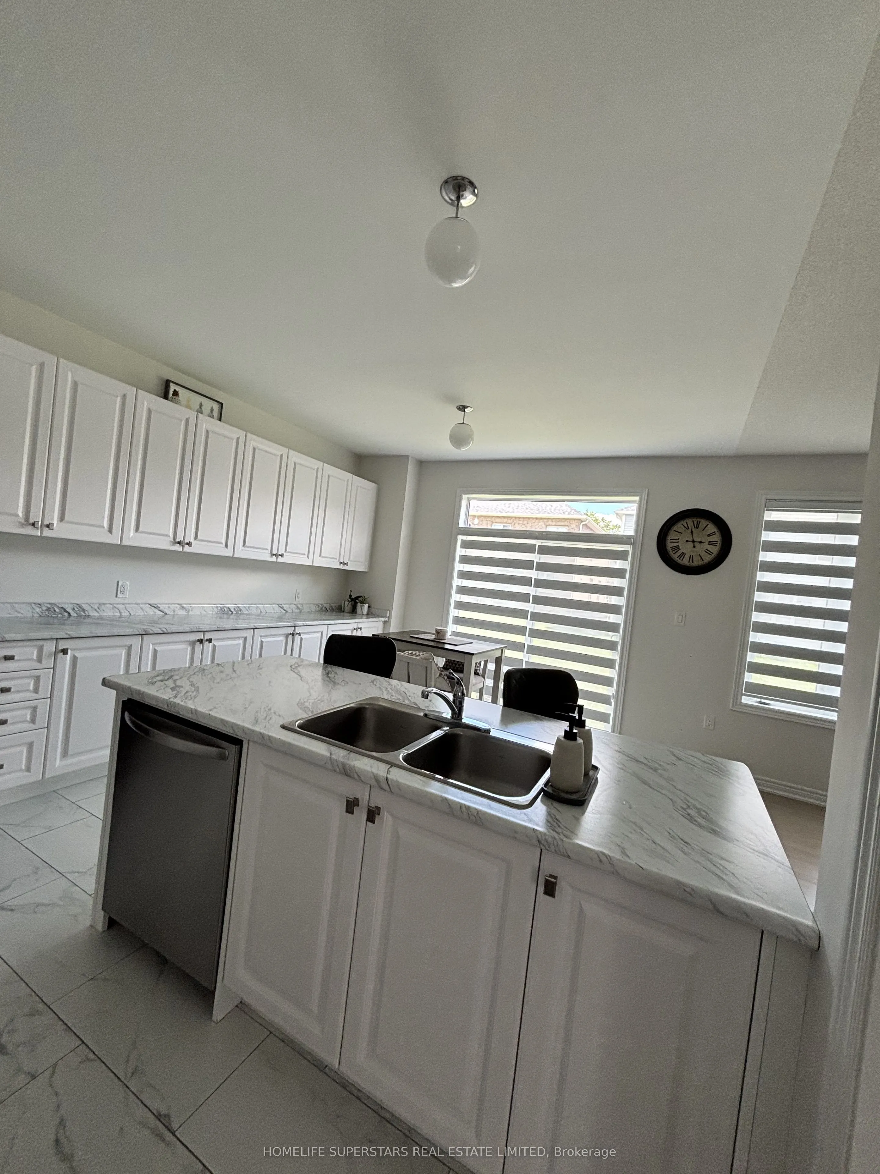 435 Black Cherry Crescent