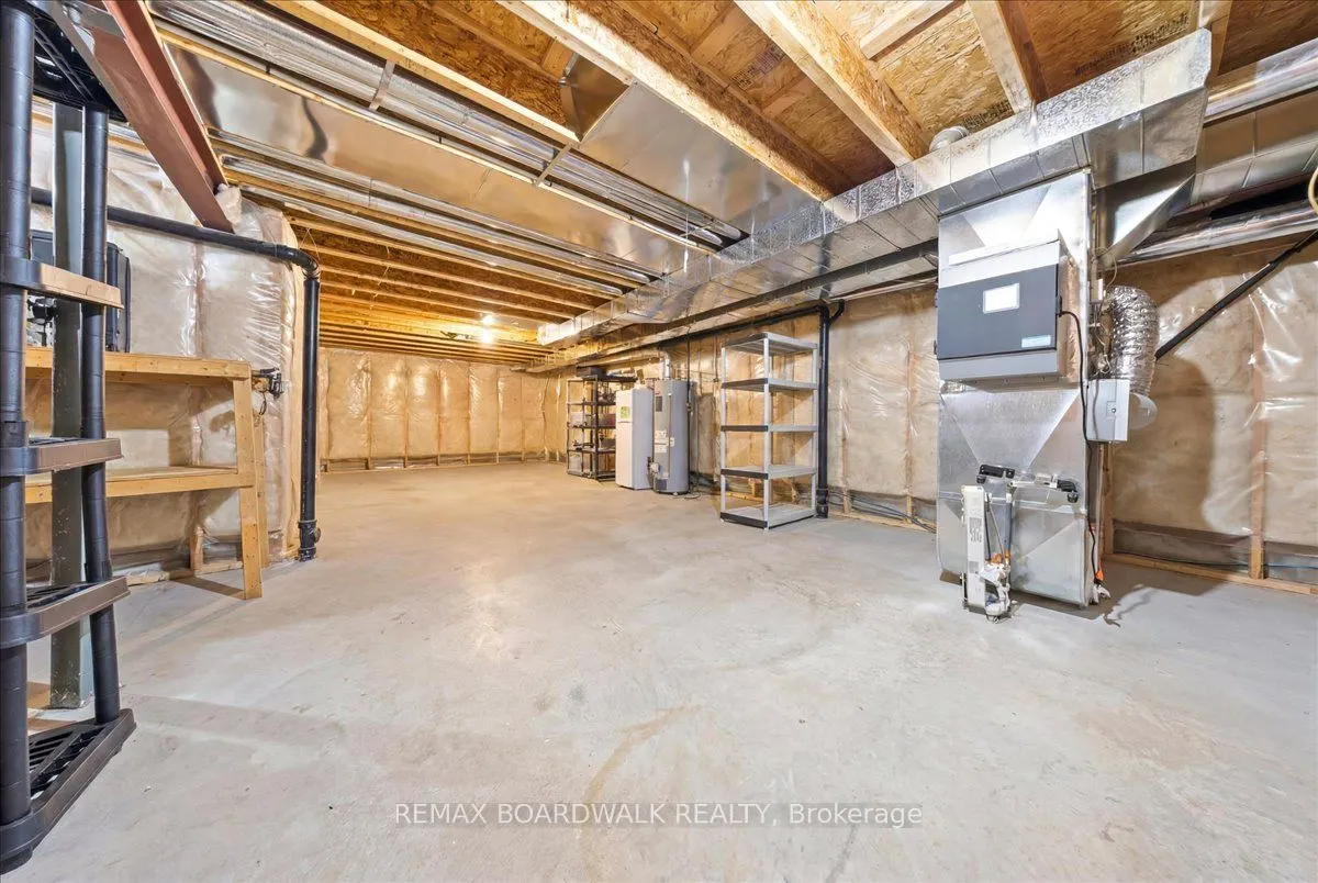 116 Passageway Private