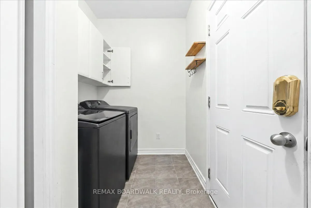 116 Passageway Private