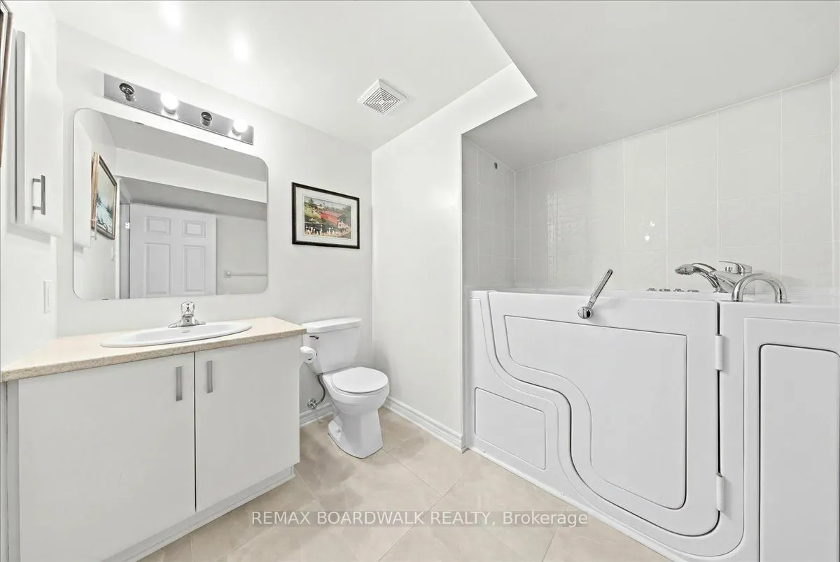 116 Passageway Private