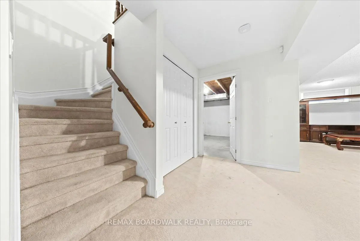 116 Passageway Private