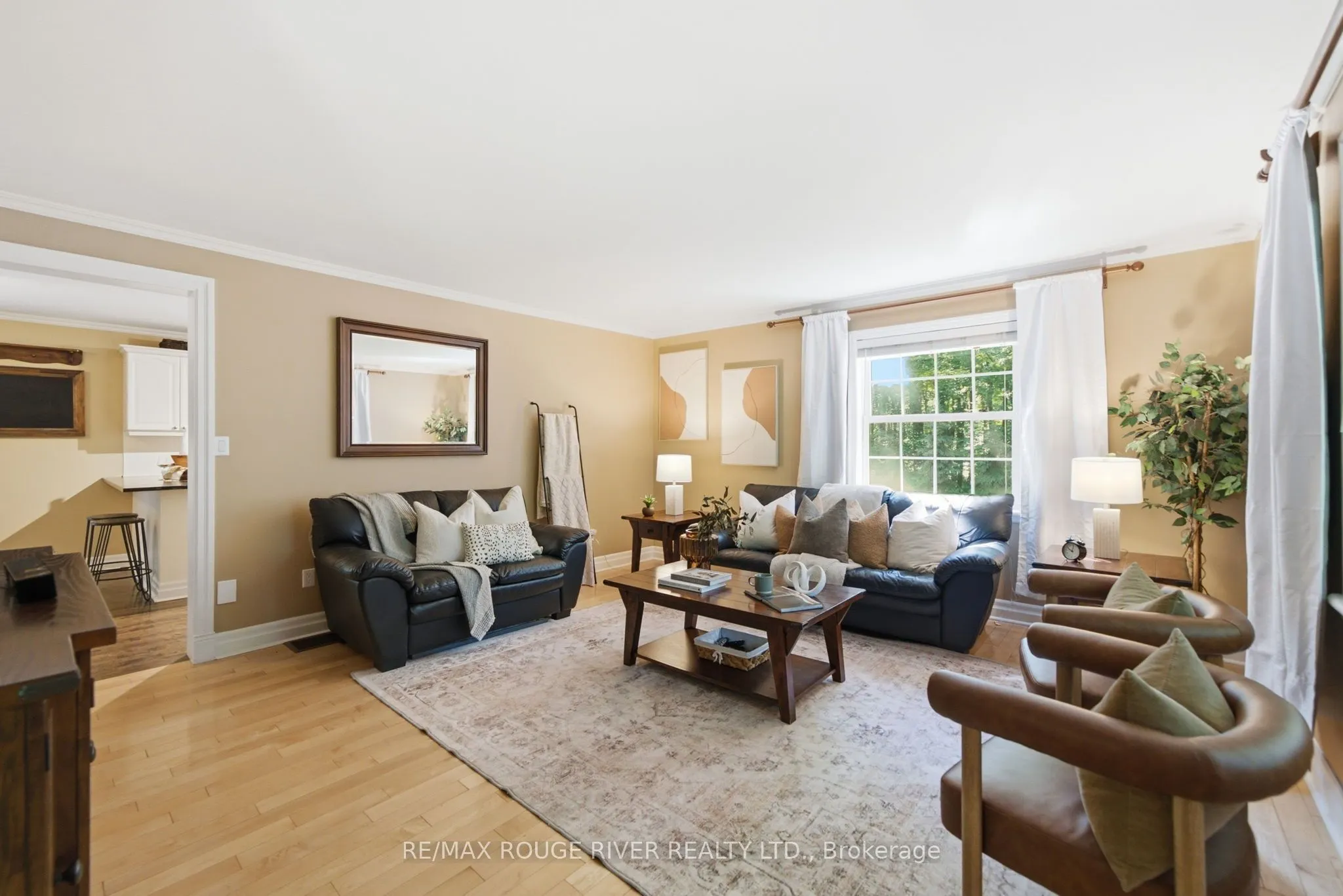 2774 Les Davey Road