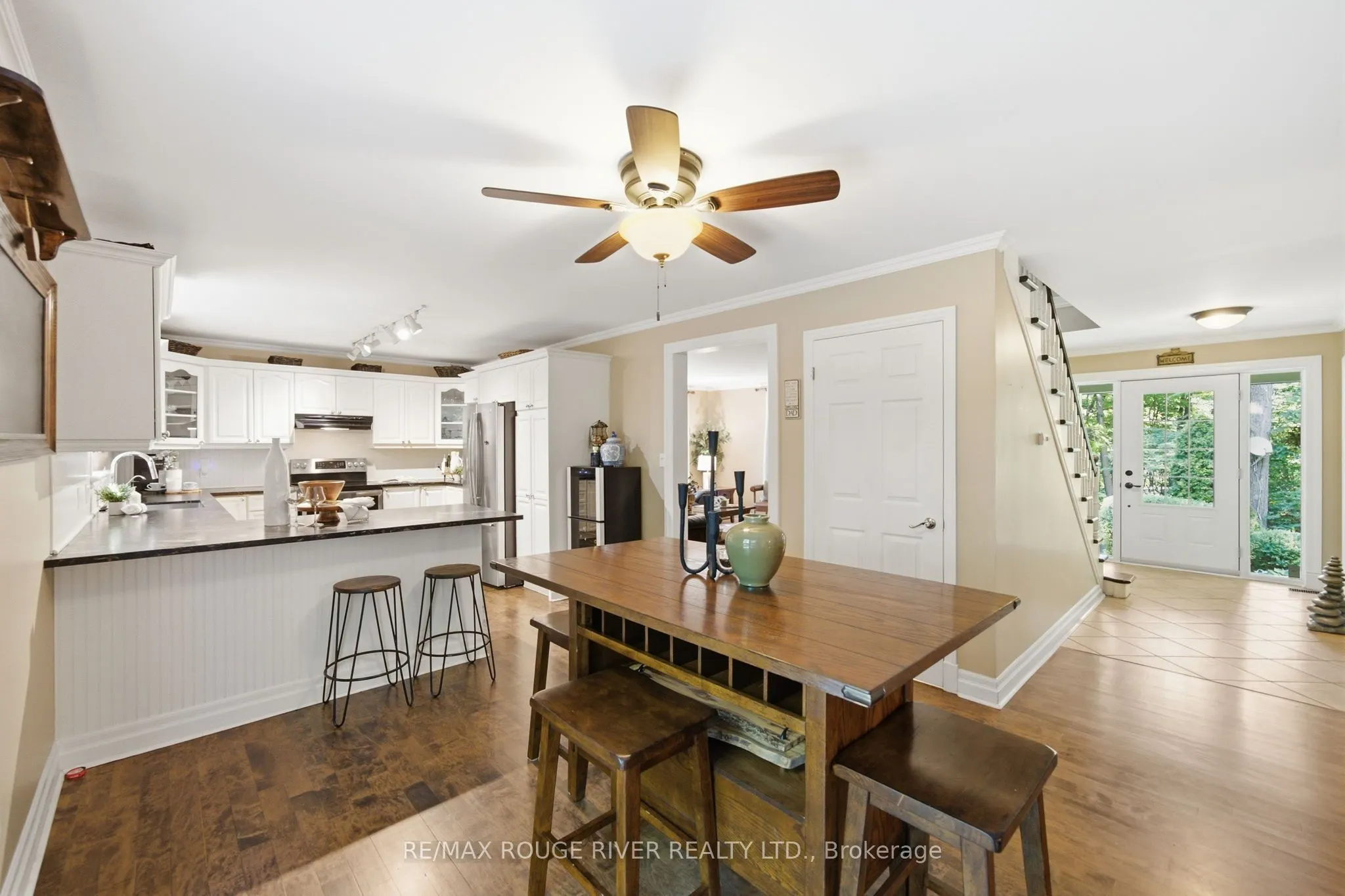 2774 Les Davey Road