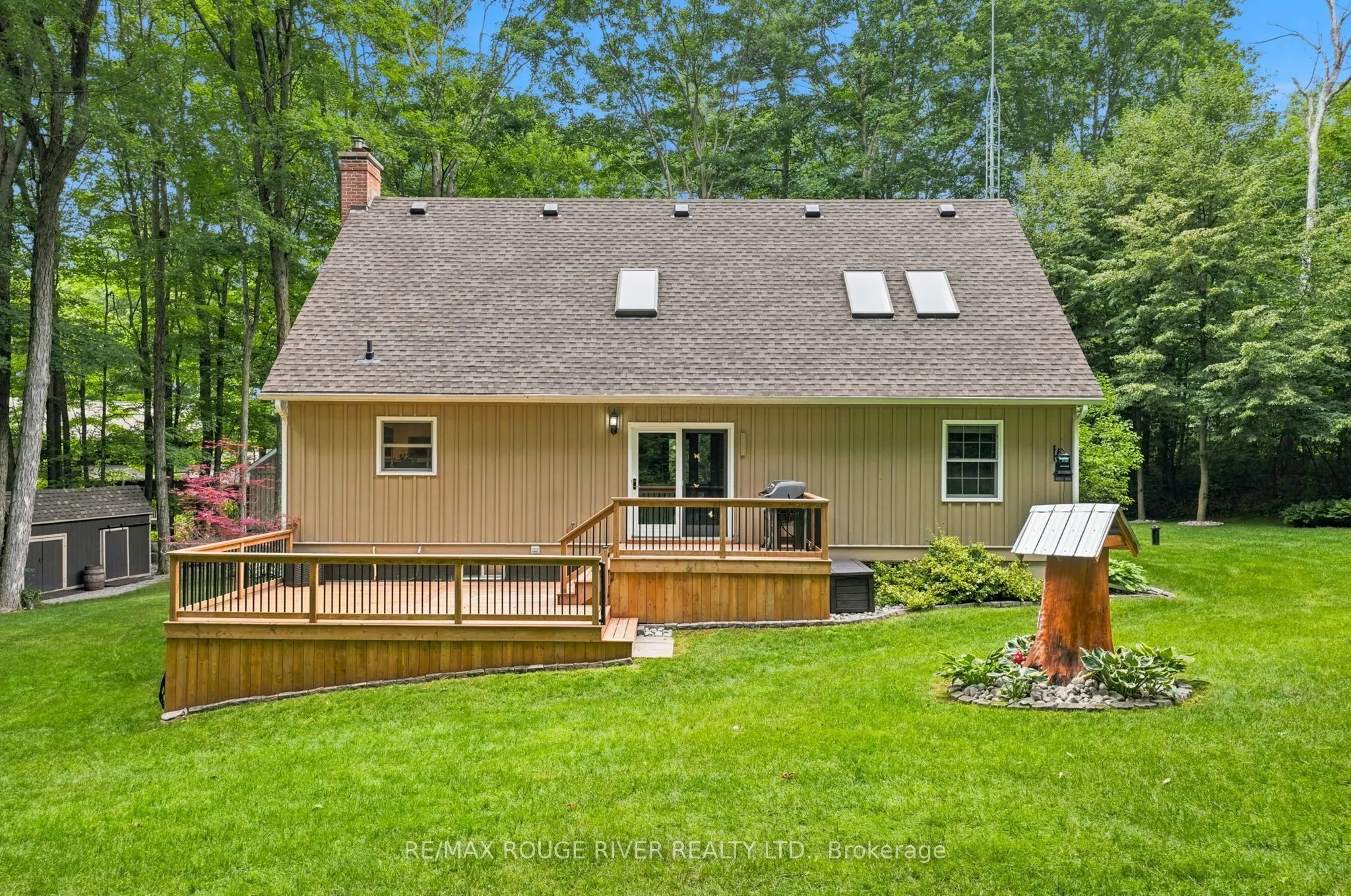 2774 Les Davey Road