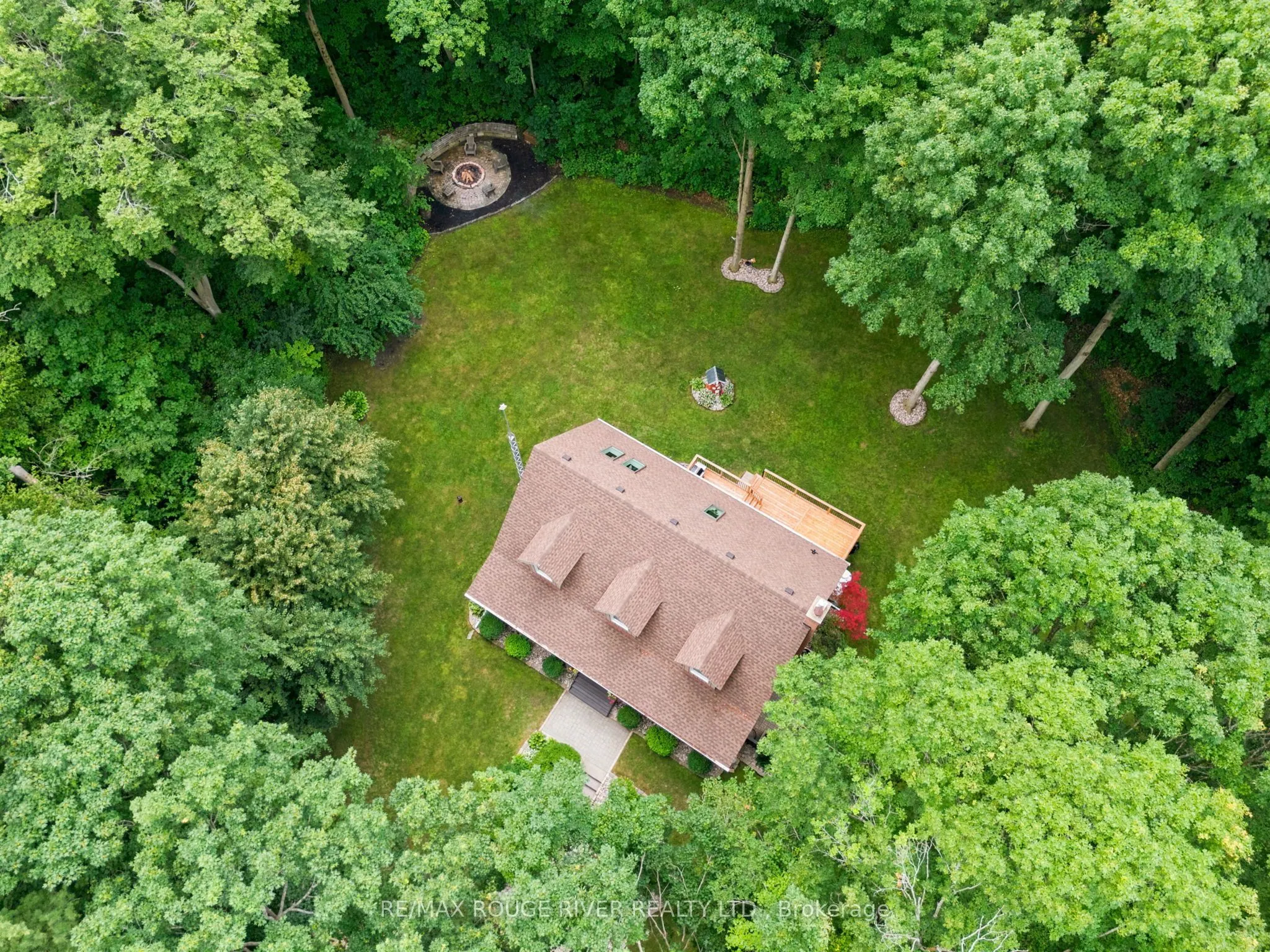 2774 Les Davey Road