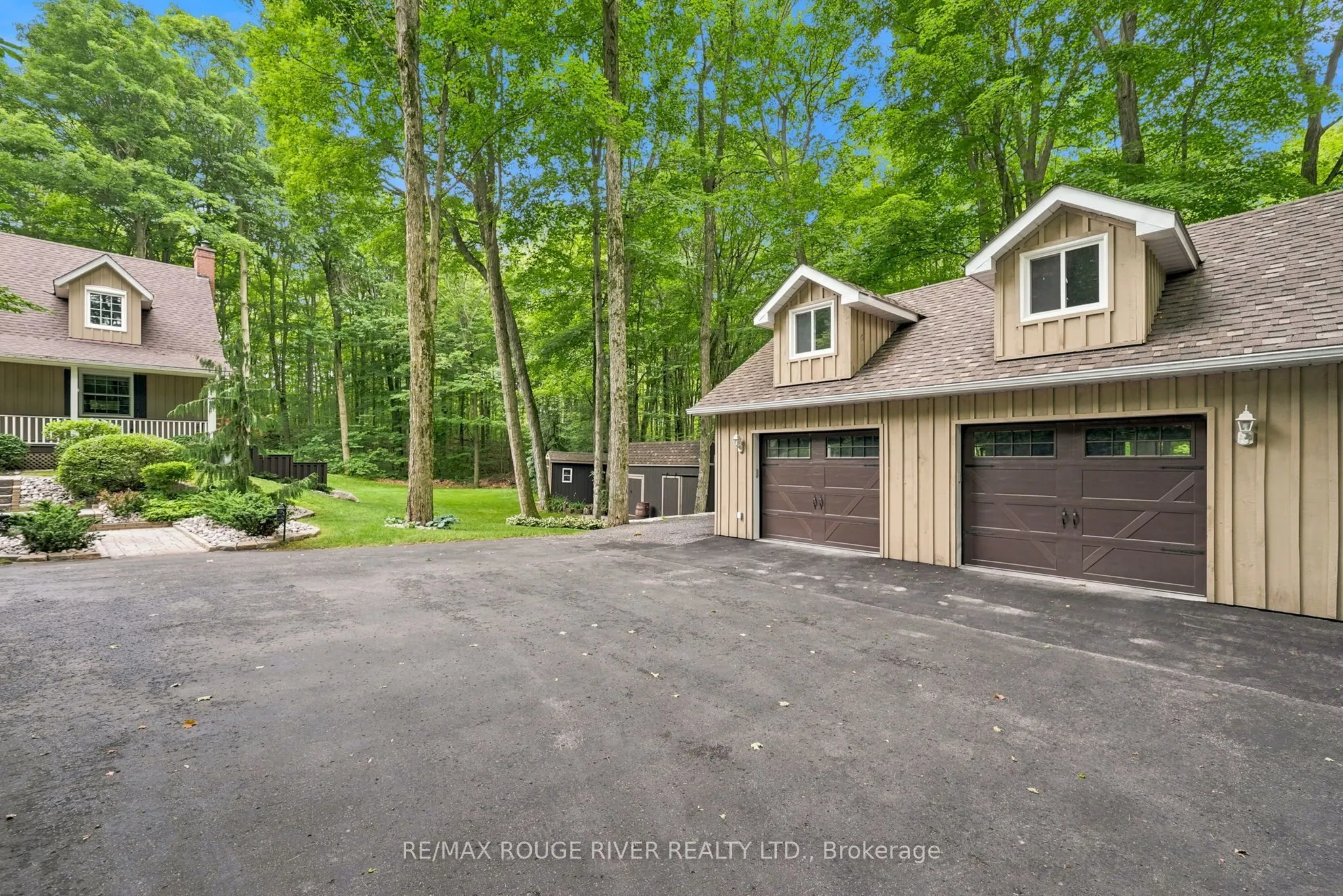 2774 Les Davey Road